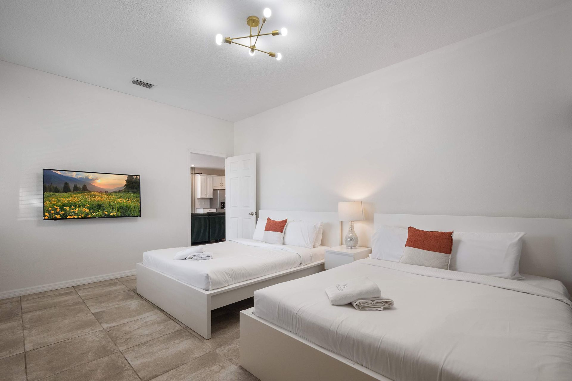 8954HRA Solara | Photo 51