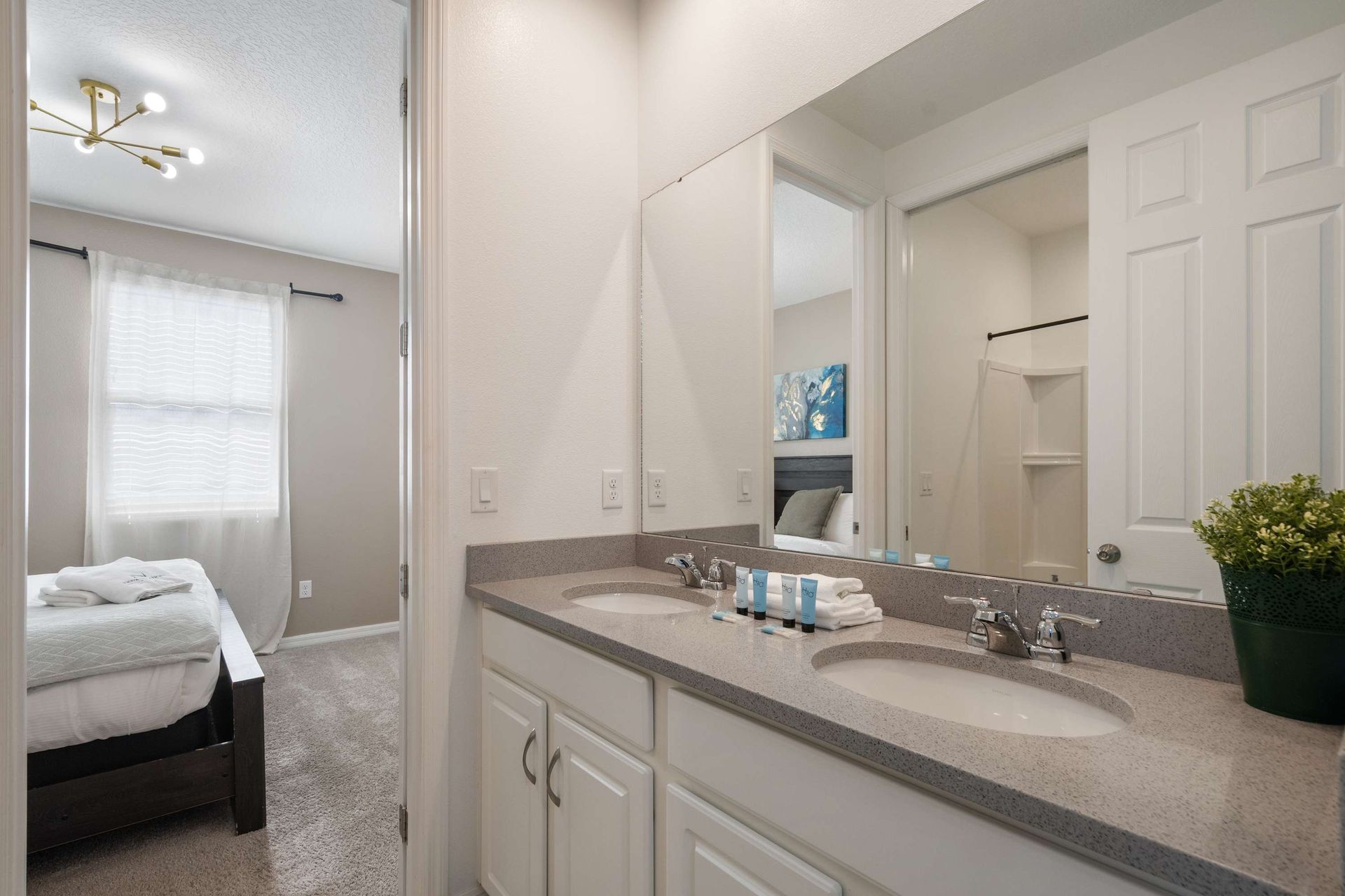 8954HRA Solara | Photo 67