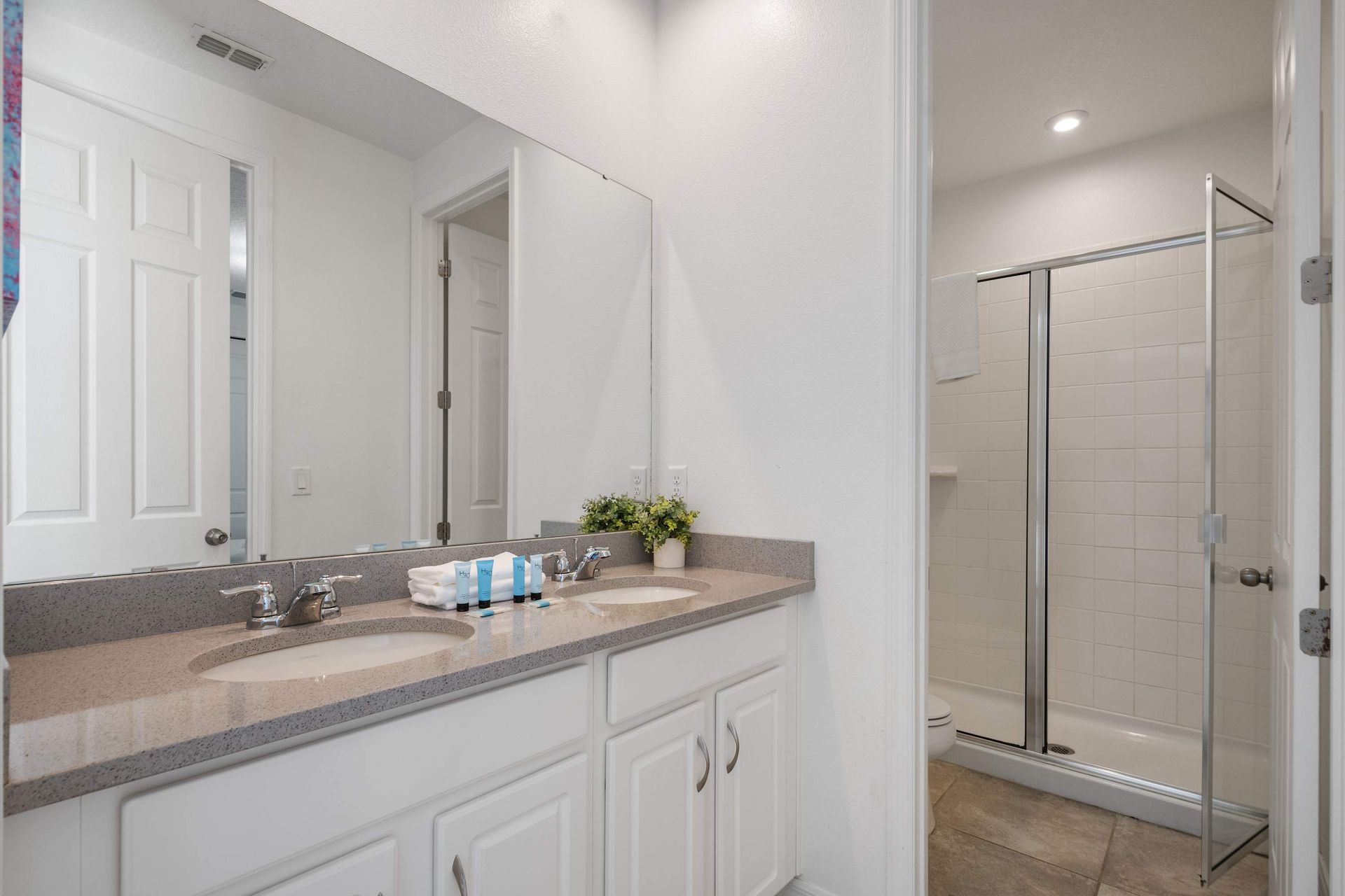 8954HRA Solara | Photo 69