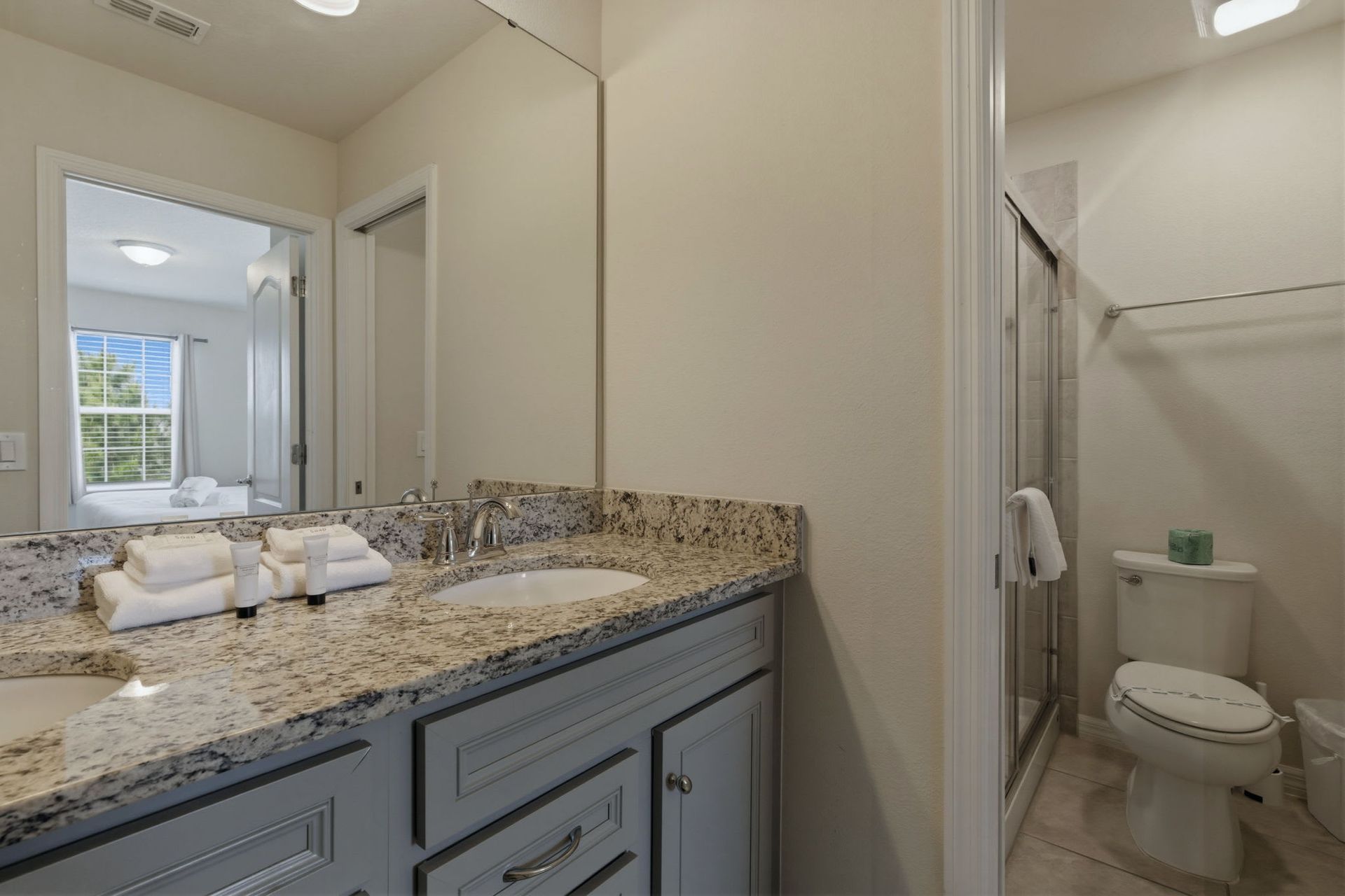 7303OL Solterra New | Photo 41