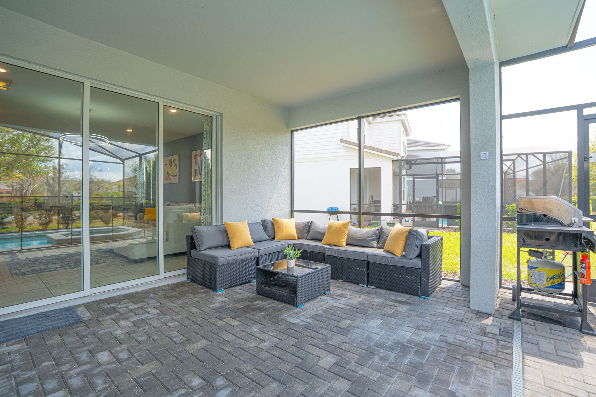 7303OL Solterra New | Photo 47