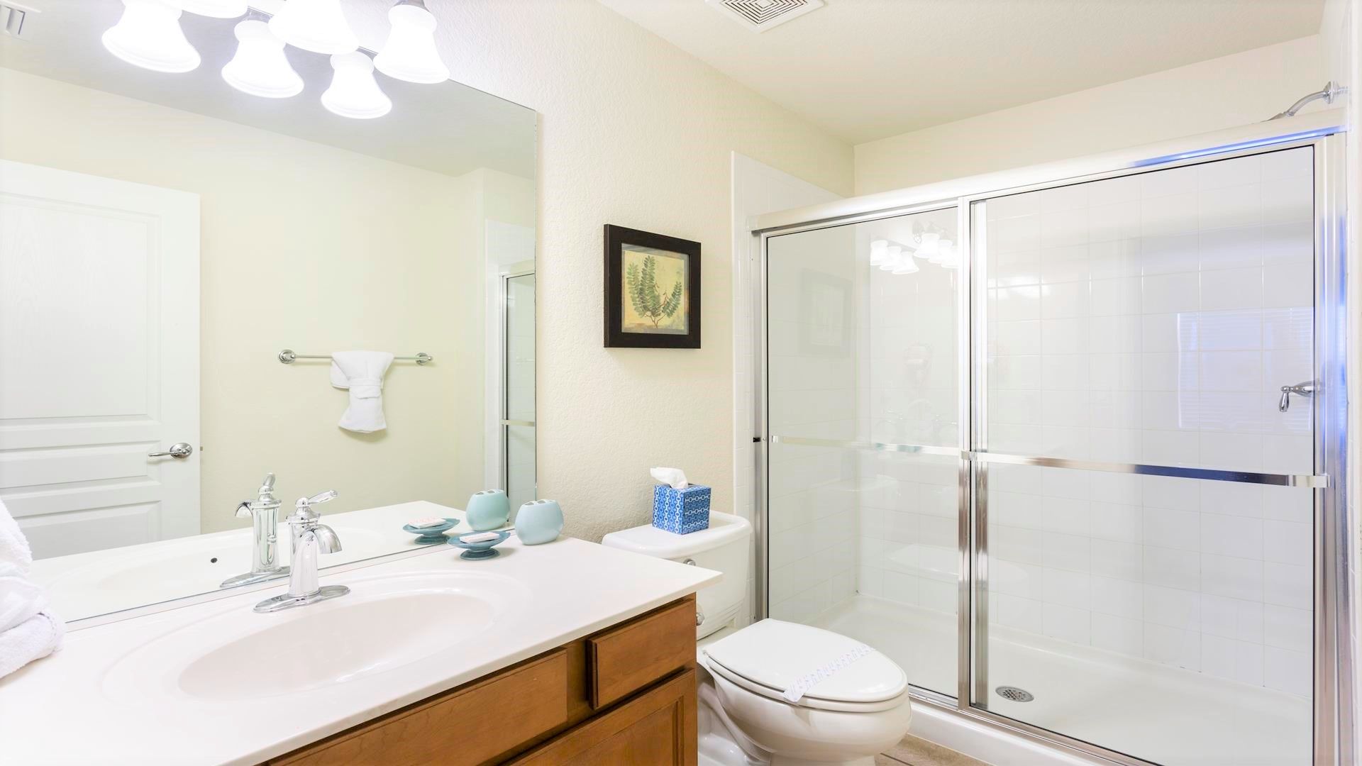 Complete bathroom equipped with all essential fixtures