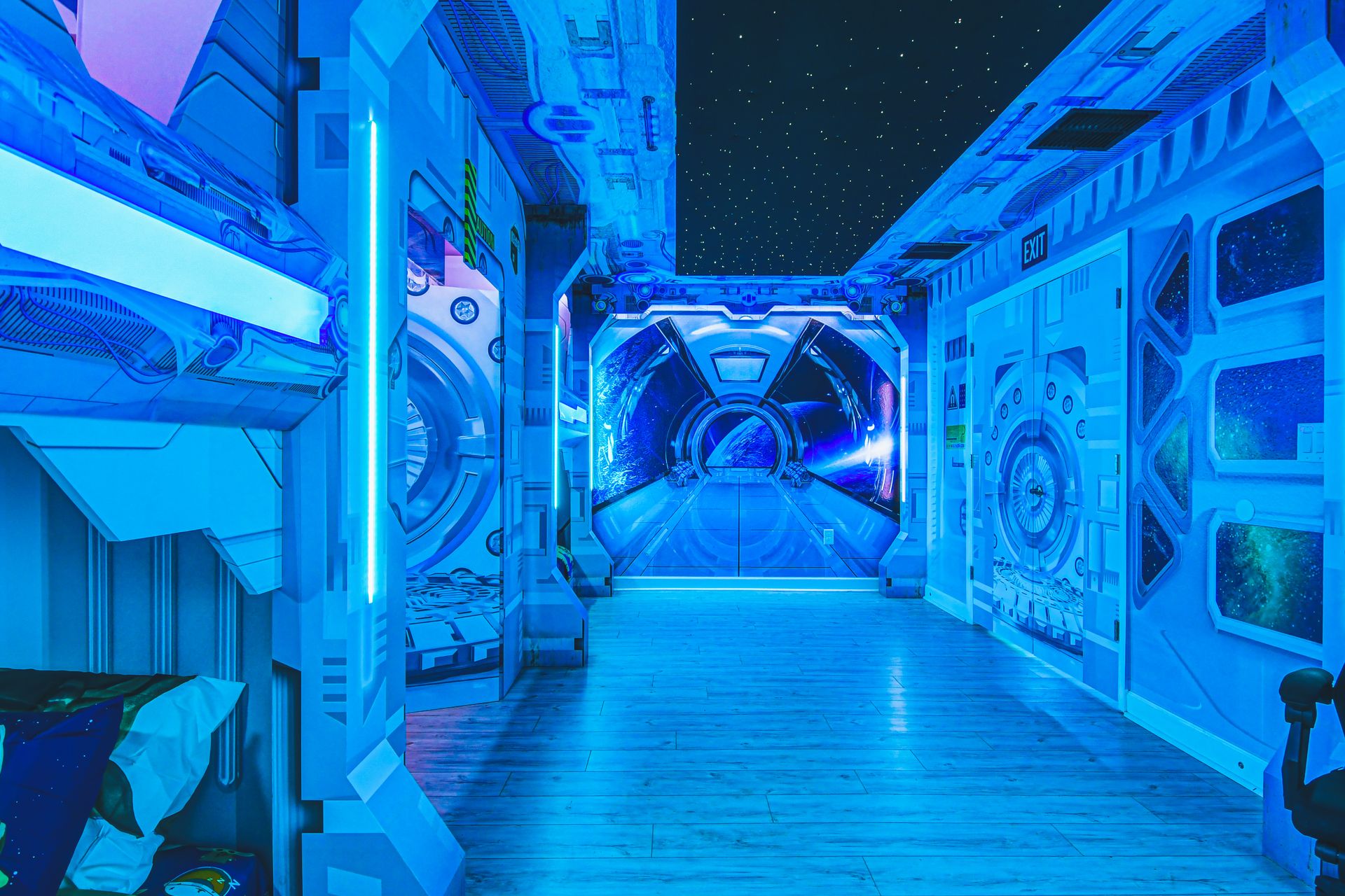 Space station-themed bedroom for cosmic dreams and futuristic vibes 