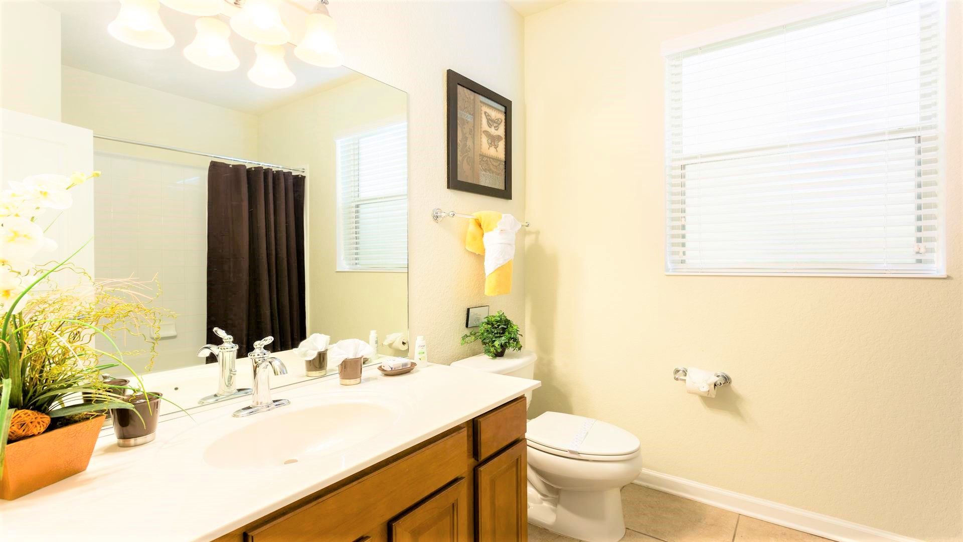 Complete bathroom equipped with all essential fixtures