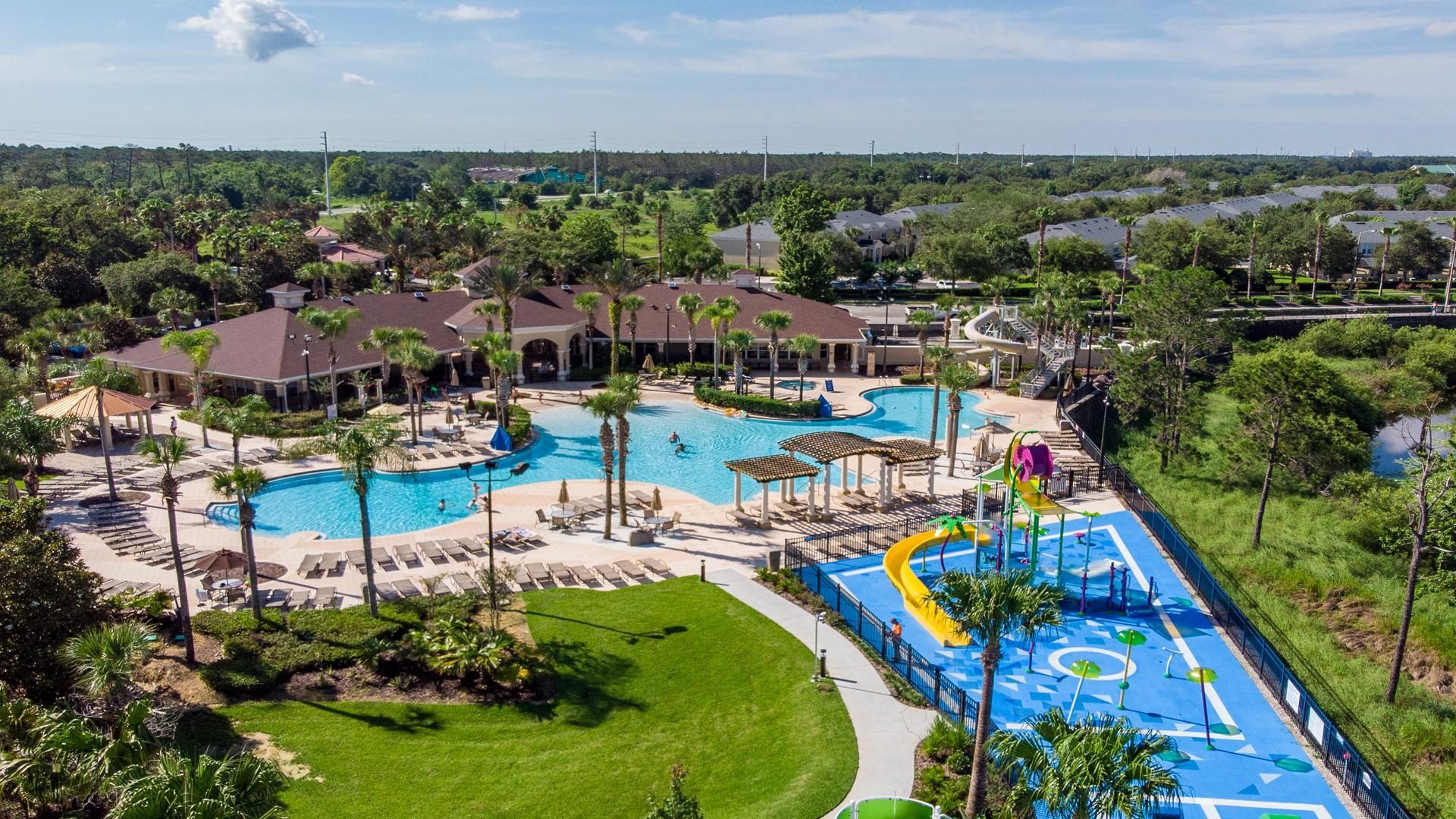 Resort-style oasis with pools, waterslides & hot tubs—perfect for relaxation! 