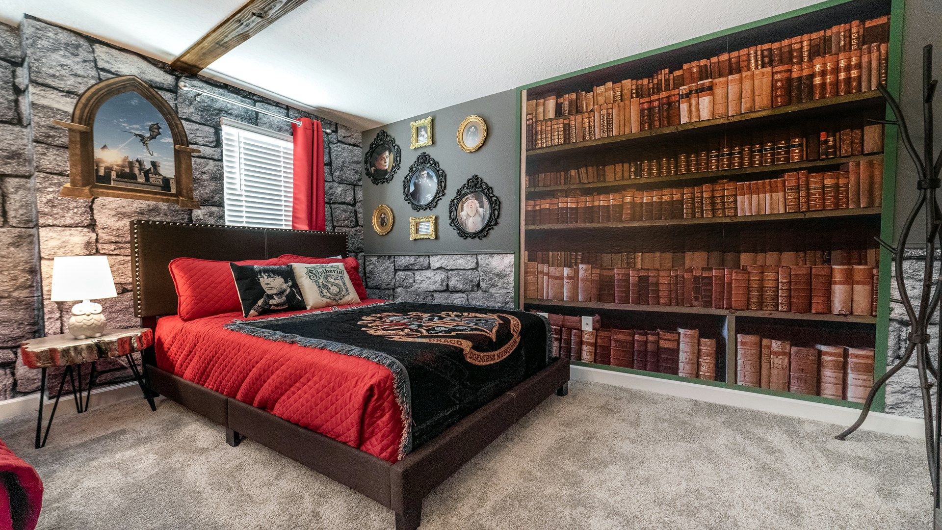 Immerse yourself in a magical Harry Potter-themed bedroom escape!