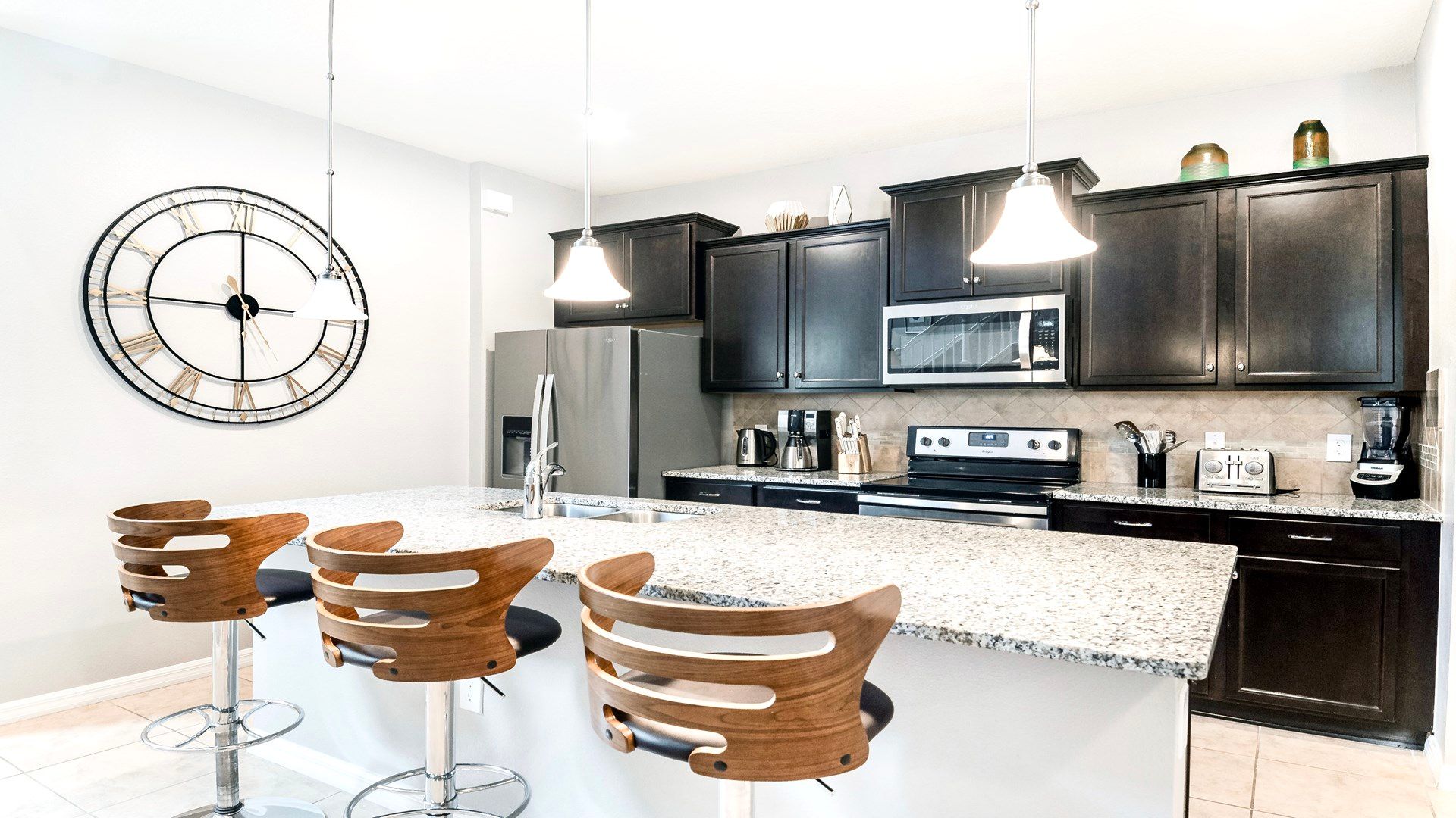 Kitchen: Fully equipped culinary space