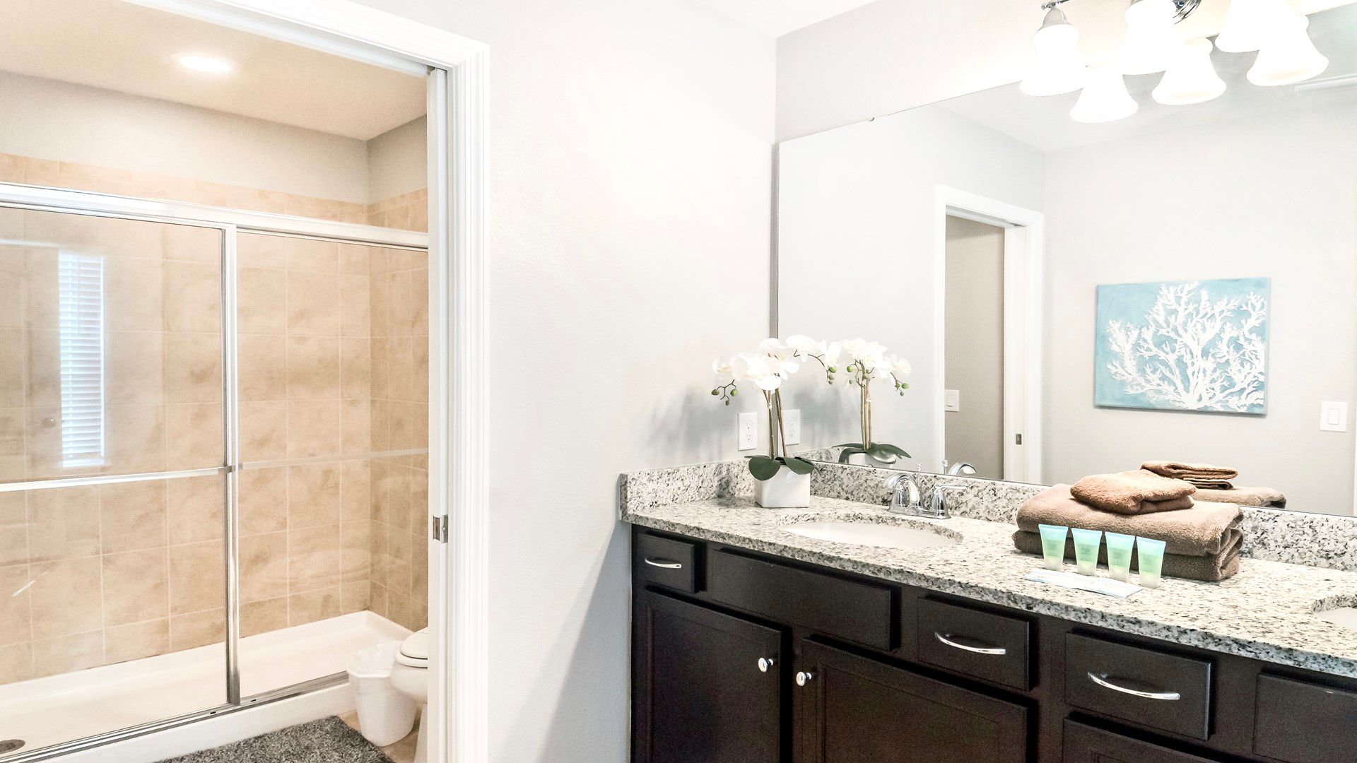 Bathroom: fully equipped, offering a clean and refreshing personal space.