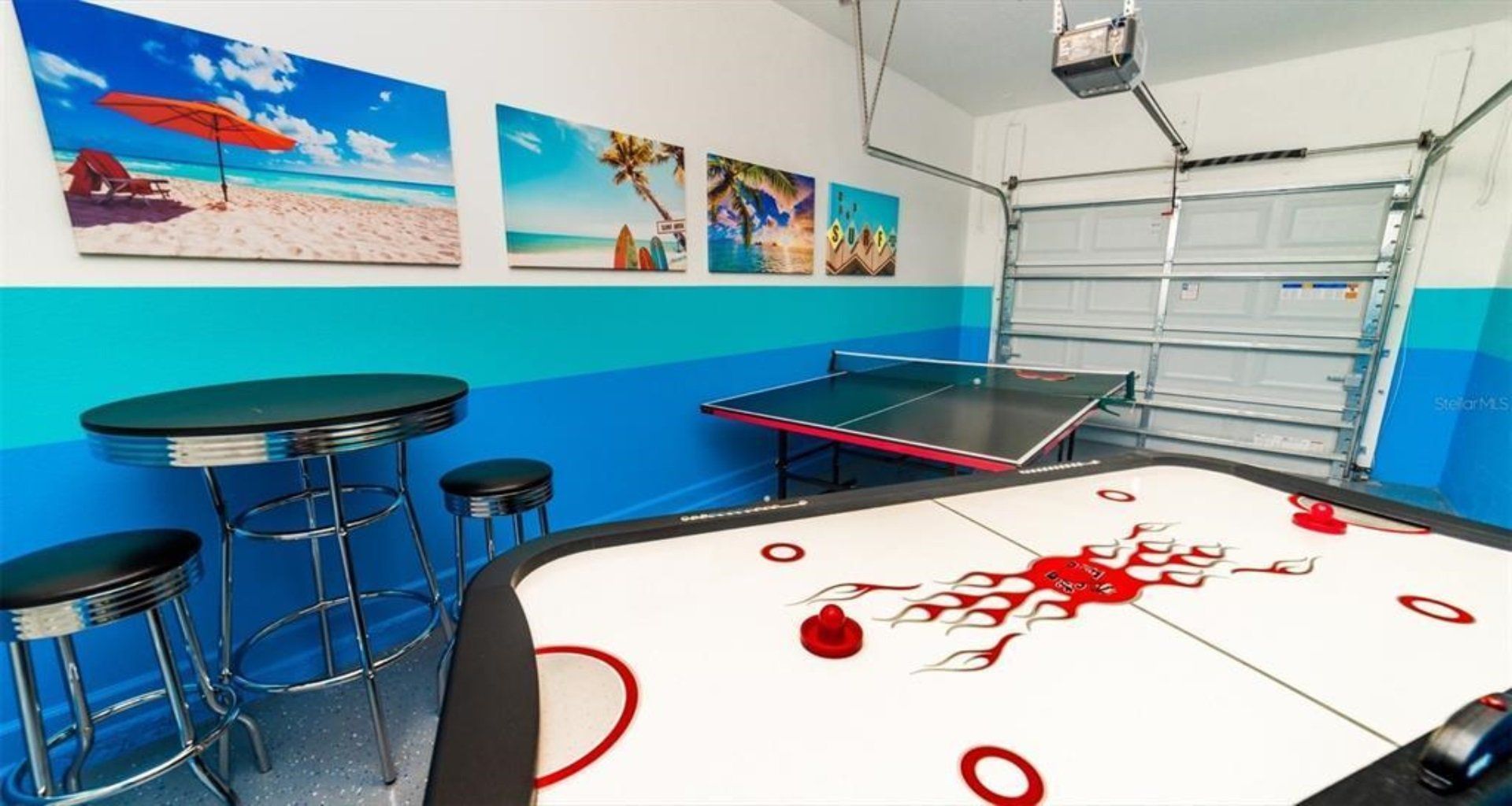 Game on! Enjoy ping pong, air hockey, and beach vibes in your private arcade.