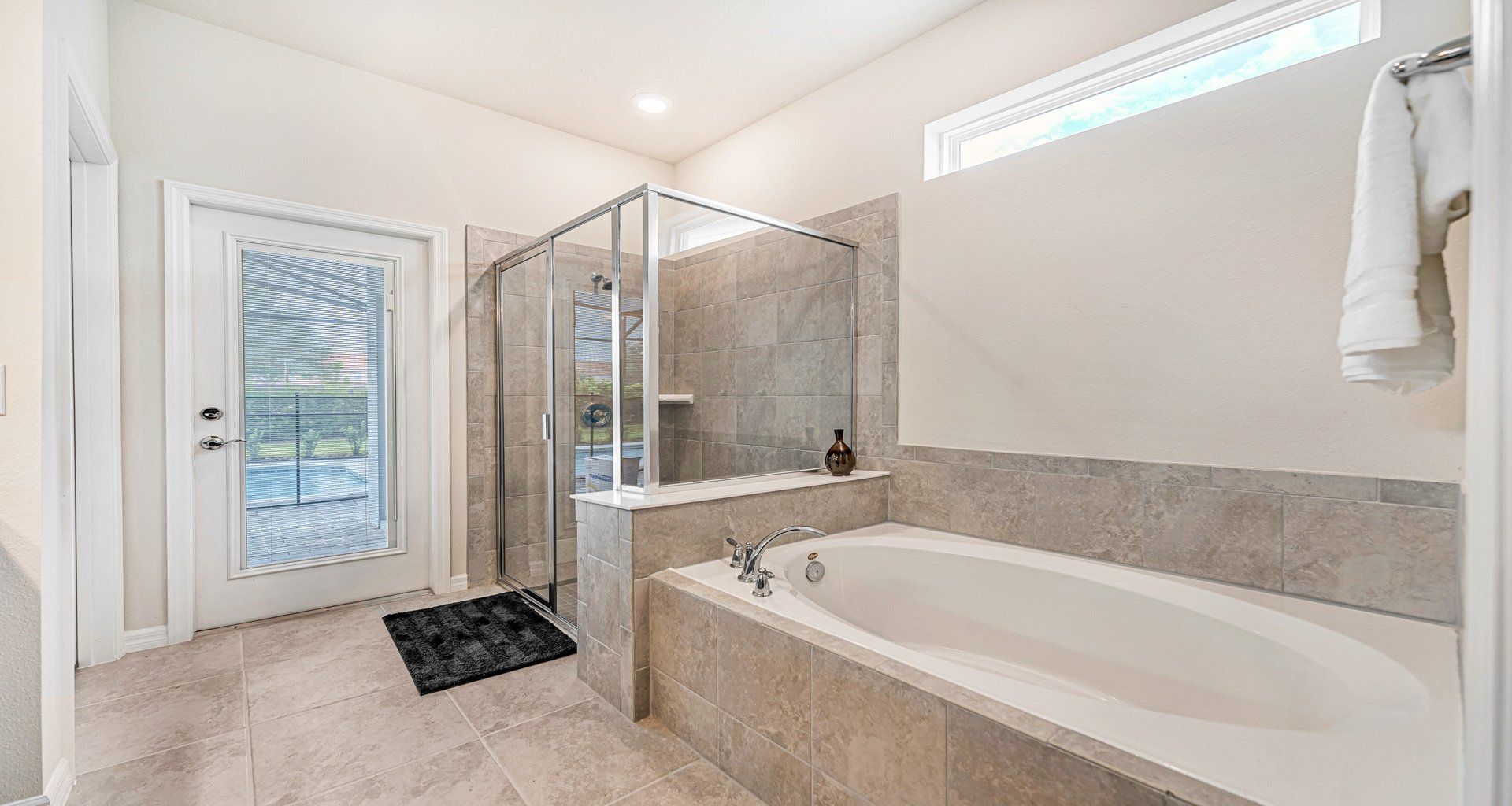Fully equipped bathroom , featuring modern fixtures