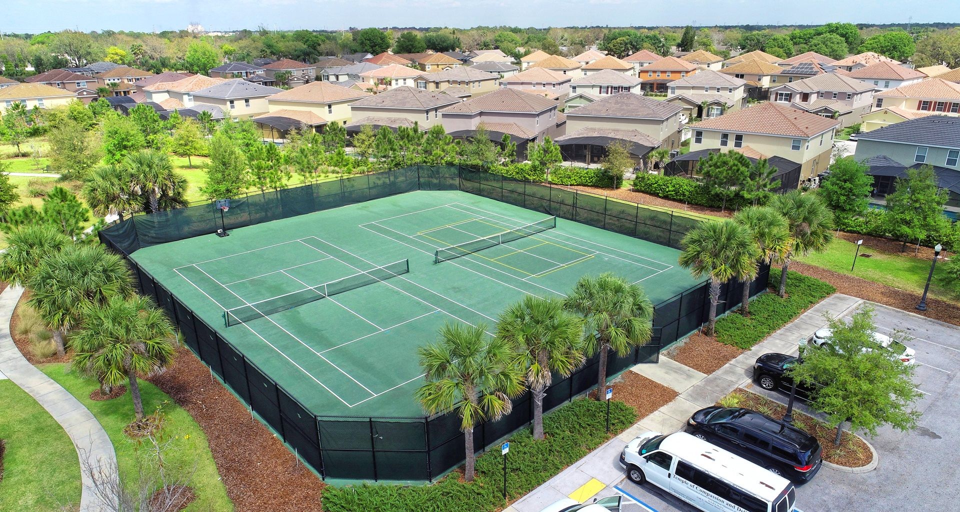 Resort Amenities - a well-maintained tennis court