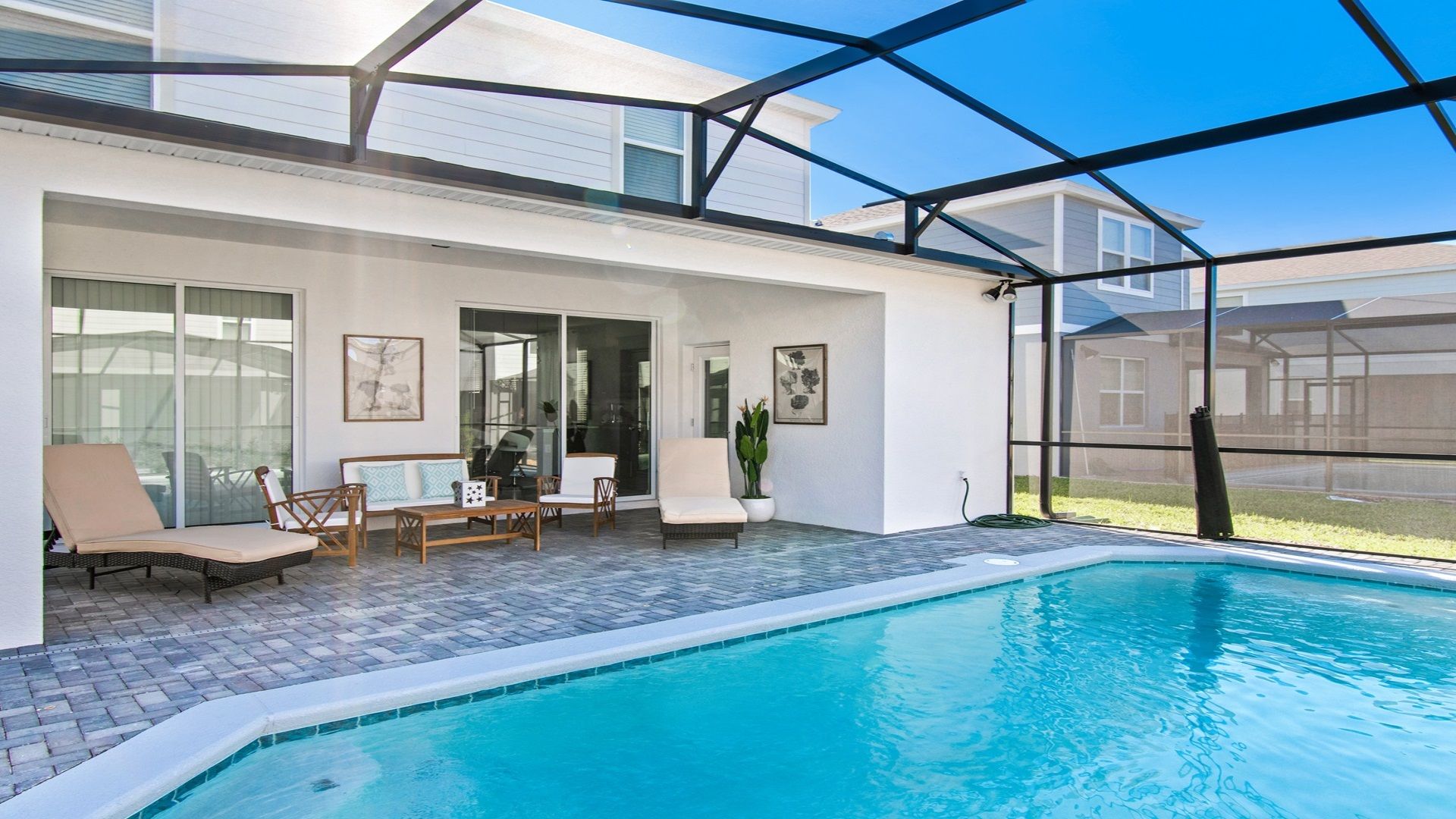 Relax and swim in the private pool and enjoy on the patio.