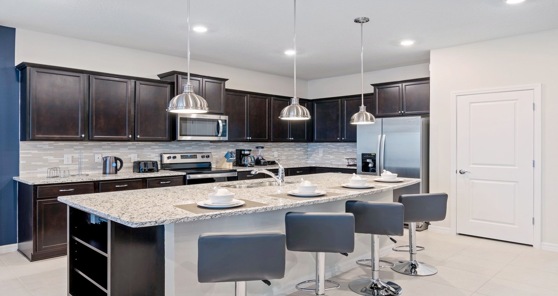 Kitchen: Fully equipped culinary space.