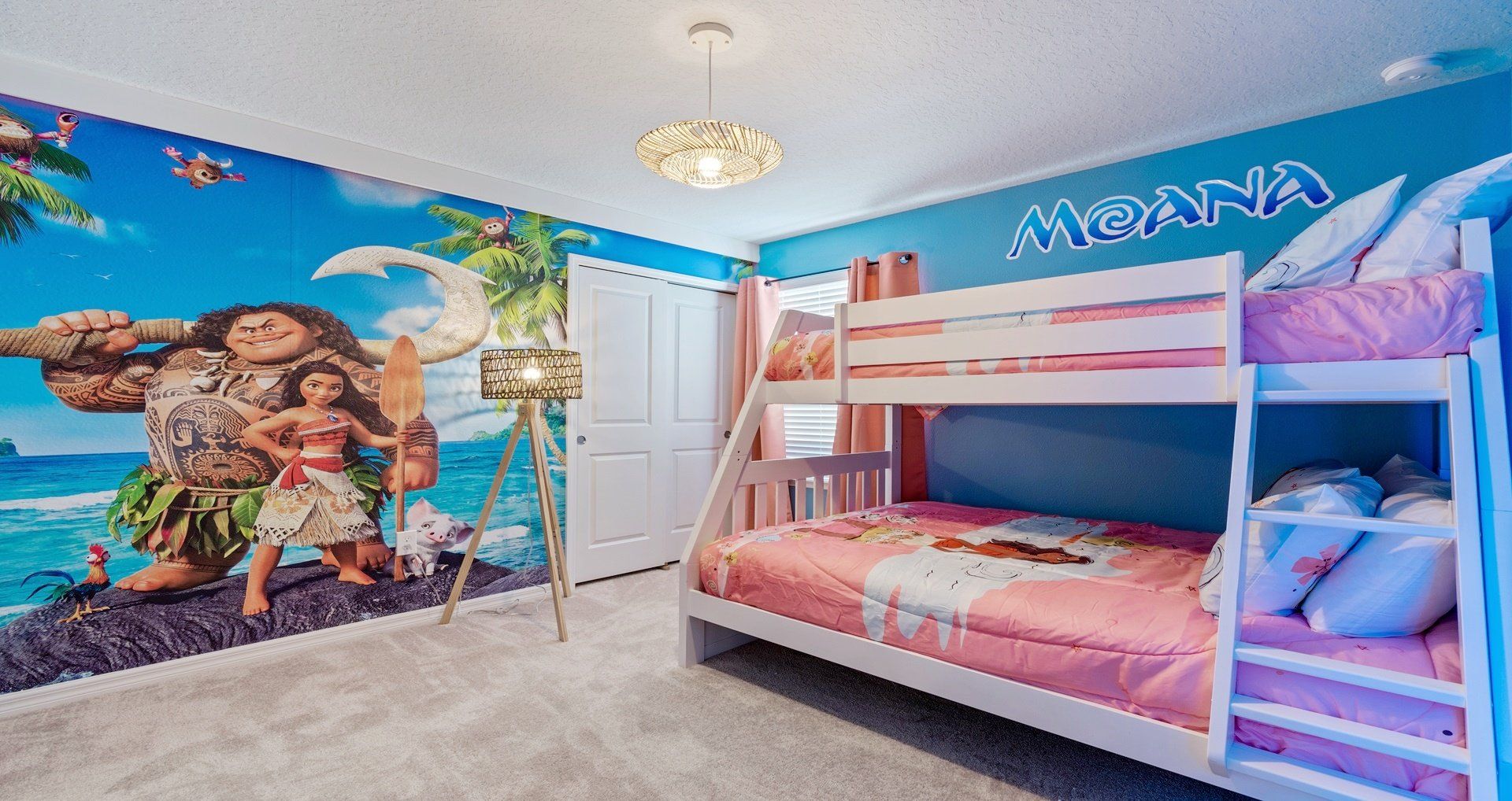 Dive into Moana's world with a bunk bed, creating an adventurous and delightful space.