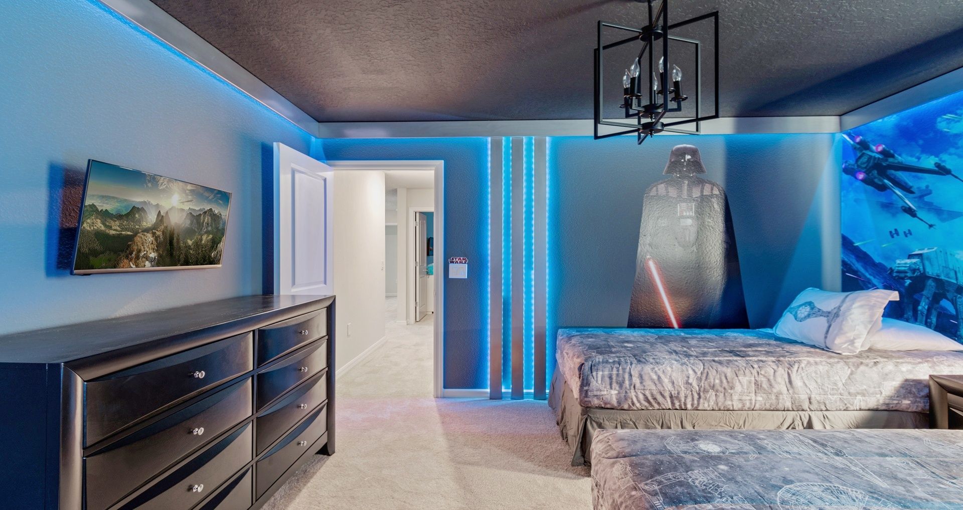 Immerse in Star Wars adventure with two twin beds.