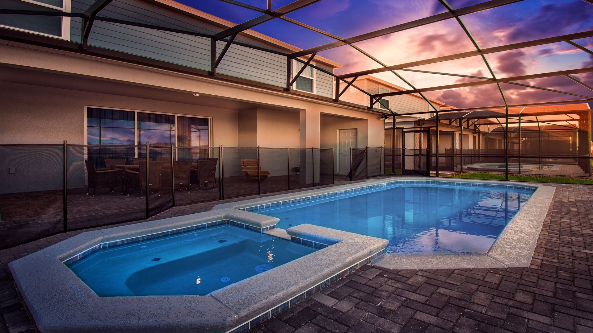 Private Oasis: Enjoy exclusive access to the screened-in spa and pool.