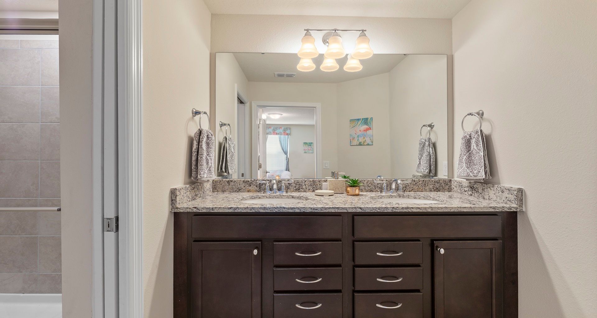 Complete bathroom equipped with all essential fixtures