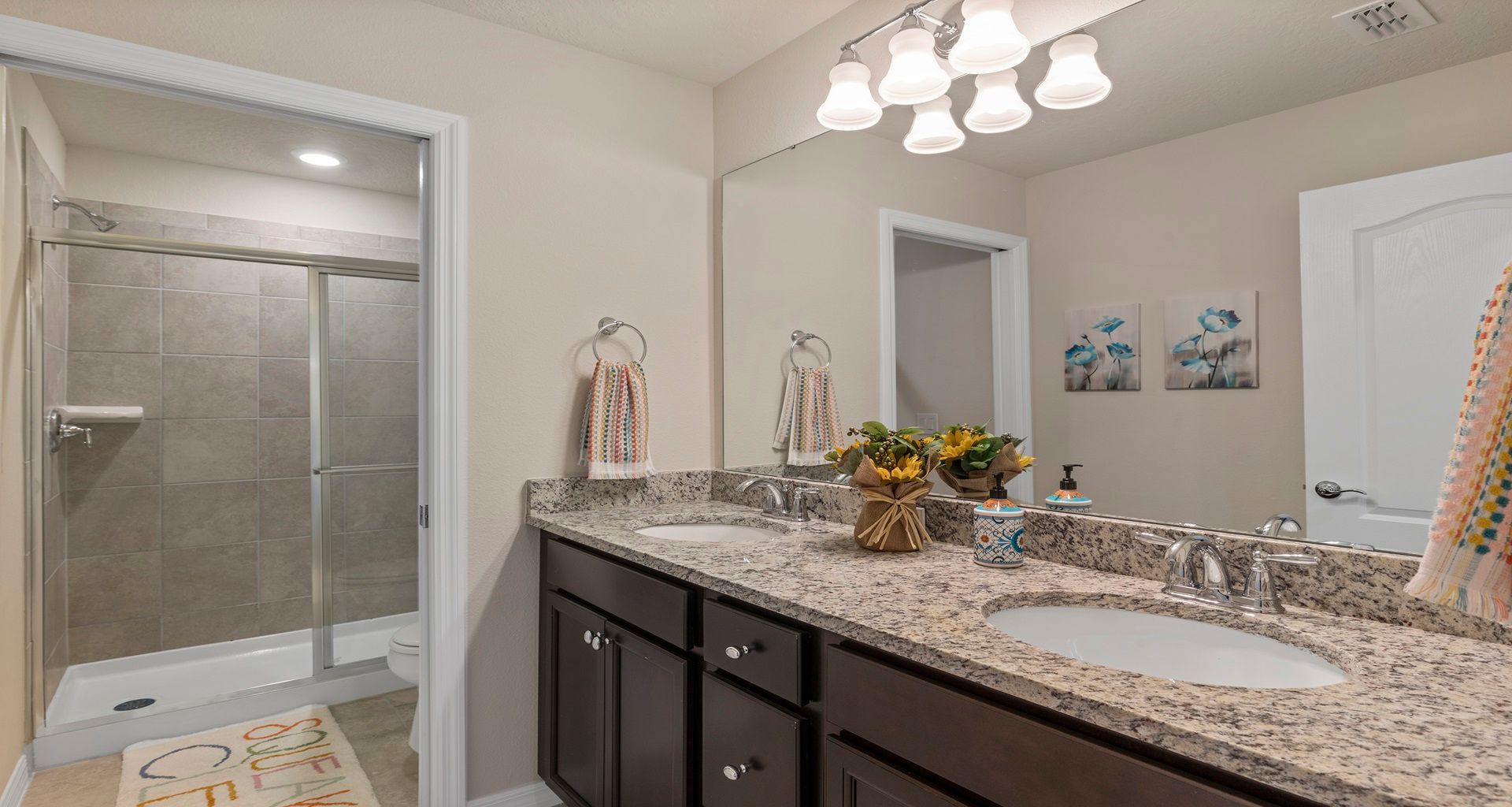 Complete bathroom equipped with all essential fixtures