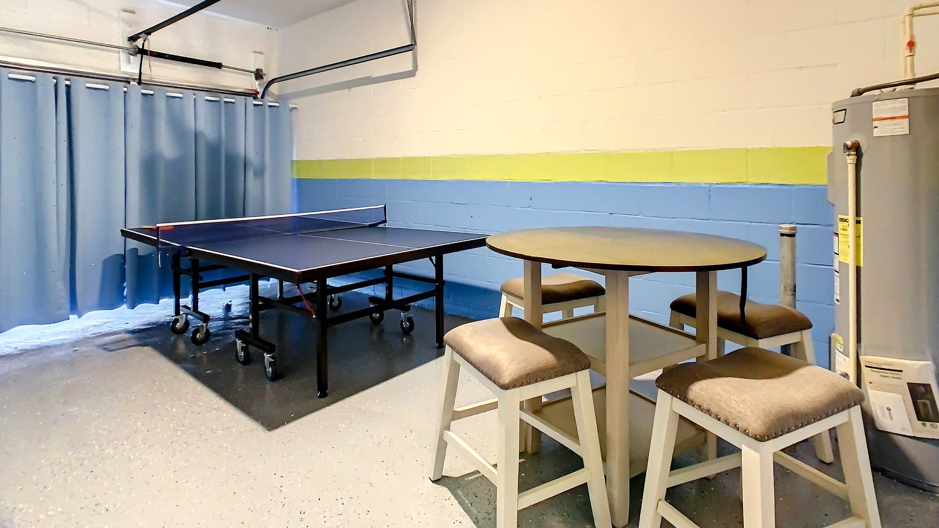 Rally the fun in our playful ping-pong room! Bright and animated, it's a hit for guests of all ages.