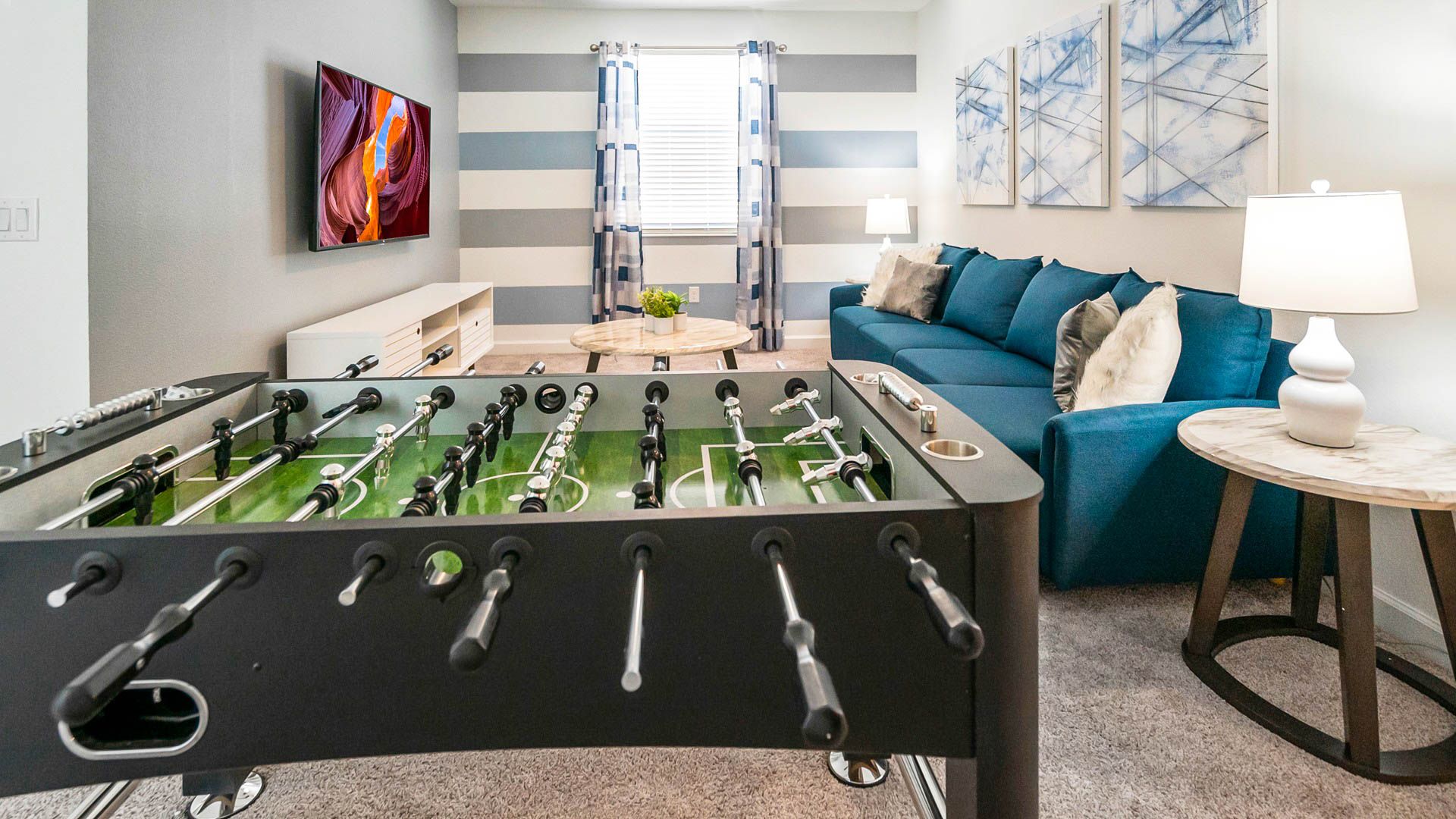 Dive into relaxation! Luxurious private pool and spa with sunset views to unwind after a day of exploring.