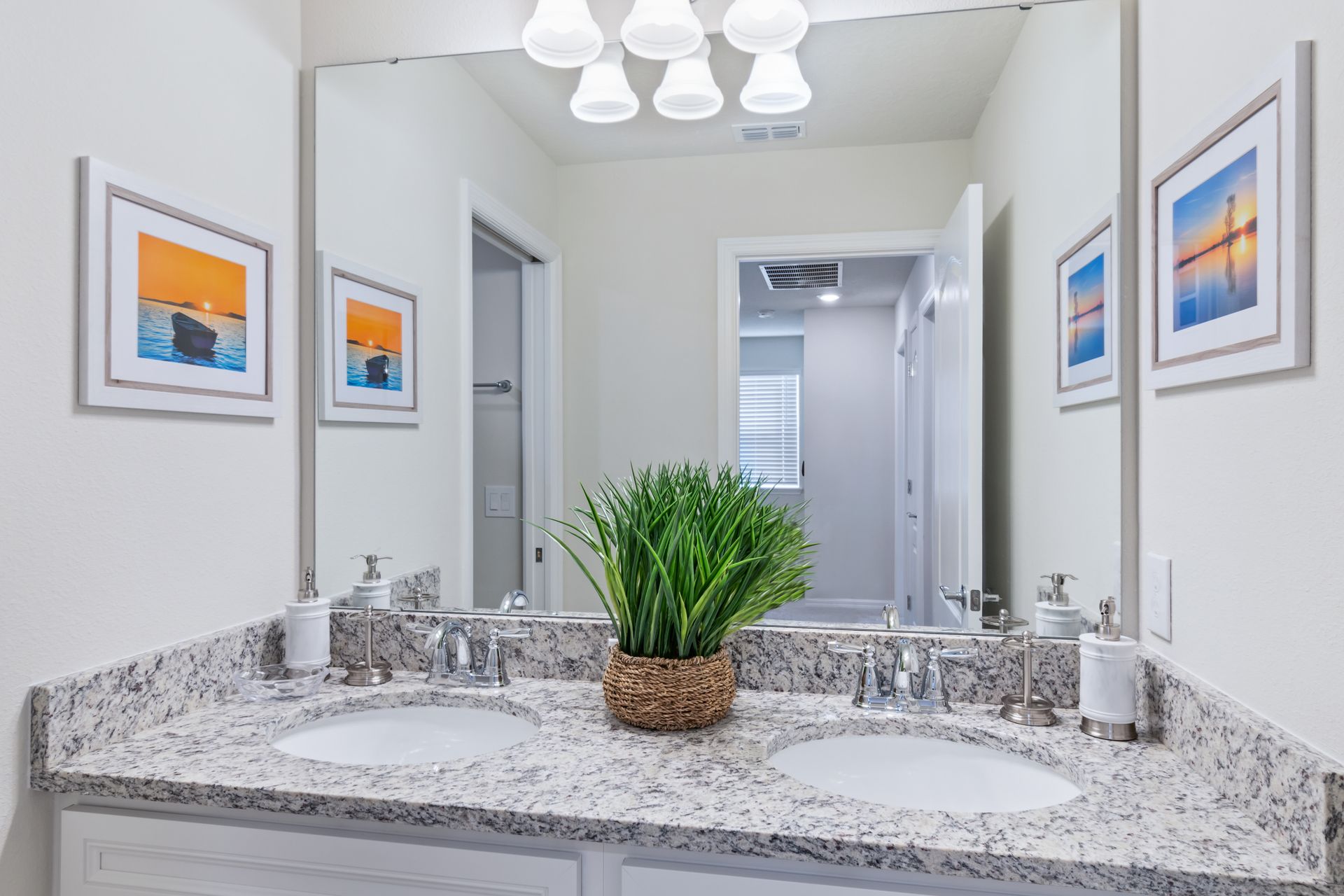 Fully equipped and spotlessly clean bathroom, ensuring a complete and refreshing experience for your convenience and comfort