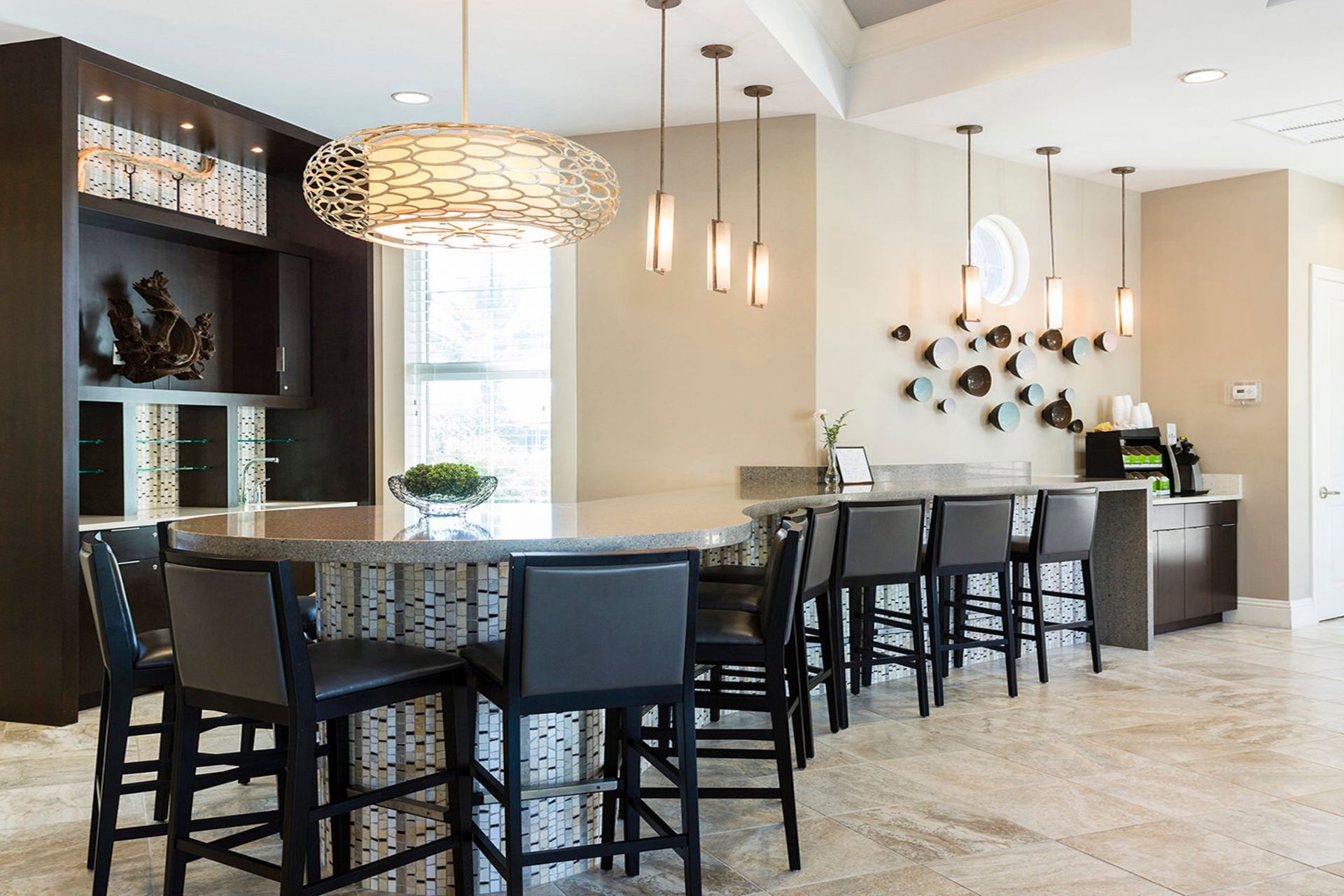 Resort Amenities - Start your day with a fresh cup of coffee in the resort lobby, a vibrant hub where you can plan your adventures or simply relax and people-watch.