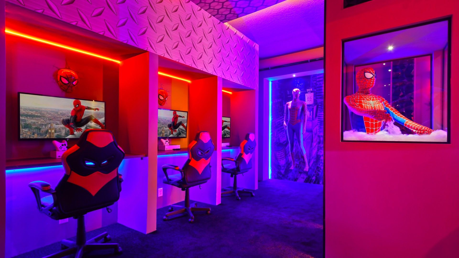 Epic Spider-Man Gaming Den: Neon Lights, Gaming Stations & Fun!