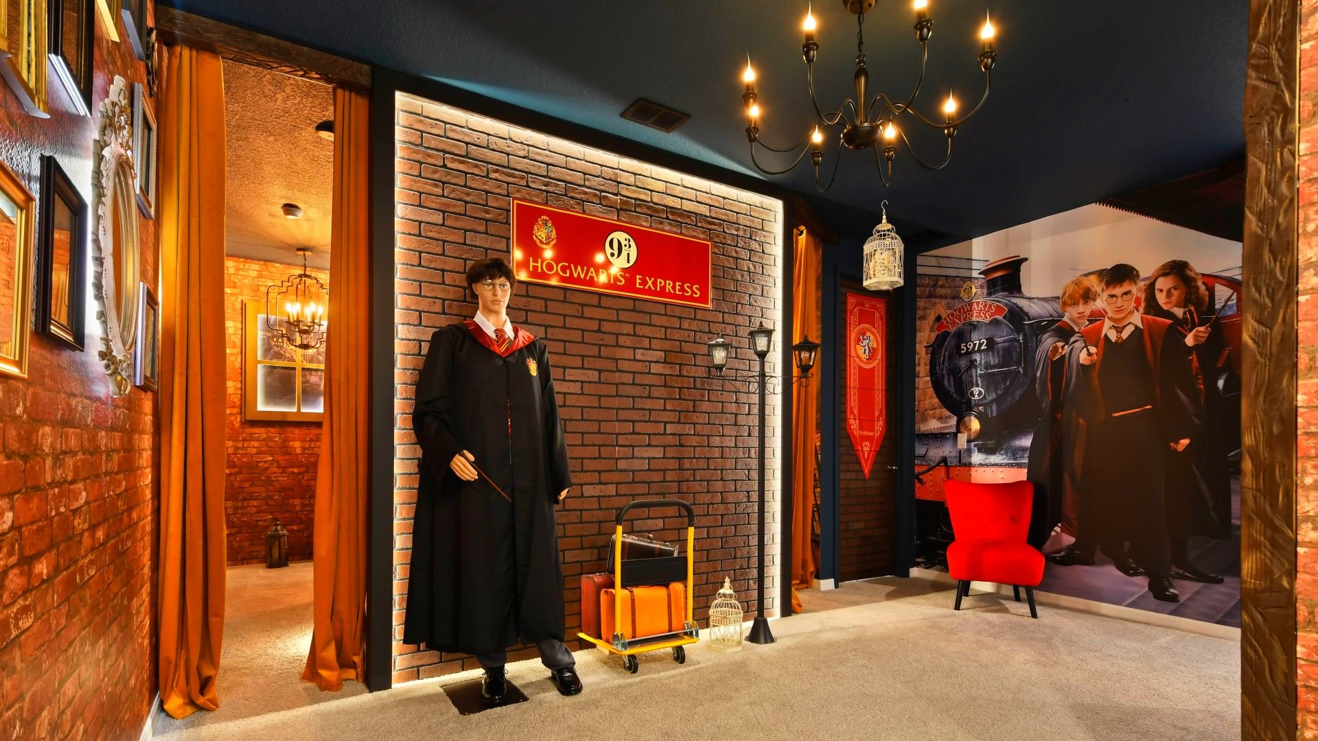 Step Into Hogwarts: Platform 9¾ Magic, Harry Potter Decor & Charm!