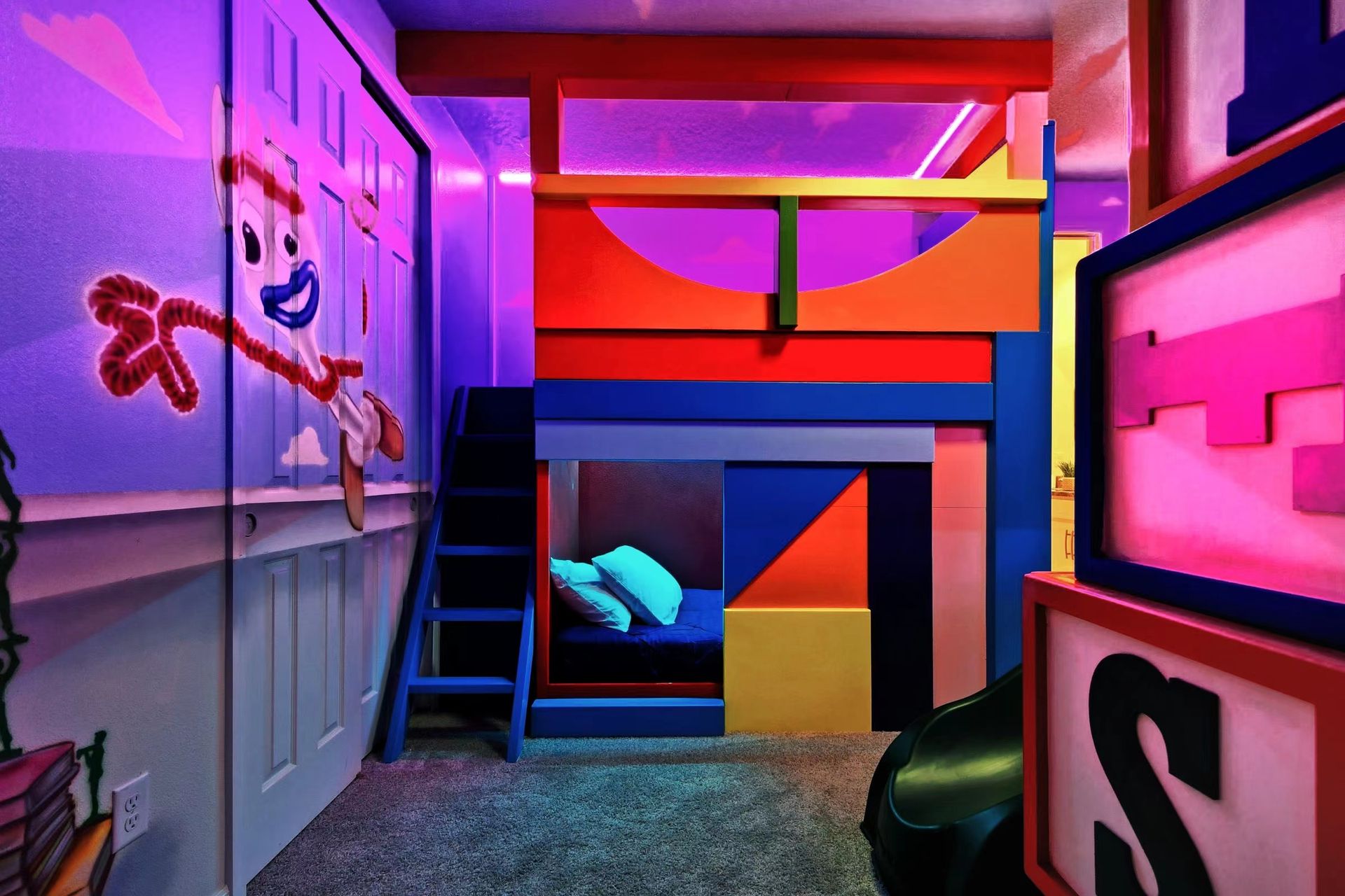 Playful Toy Story Bunk Room: Bright Colors, Slides & Fun Vibes!