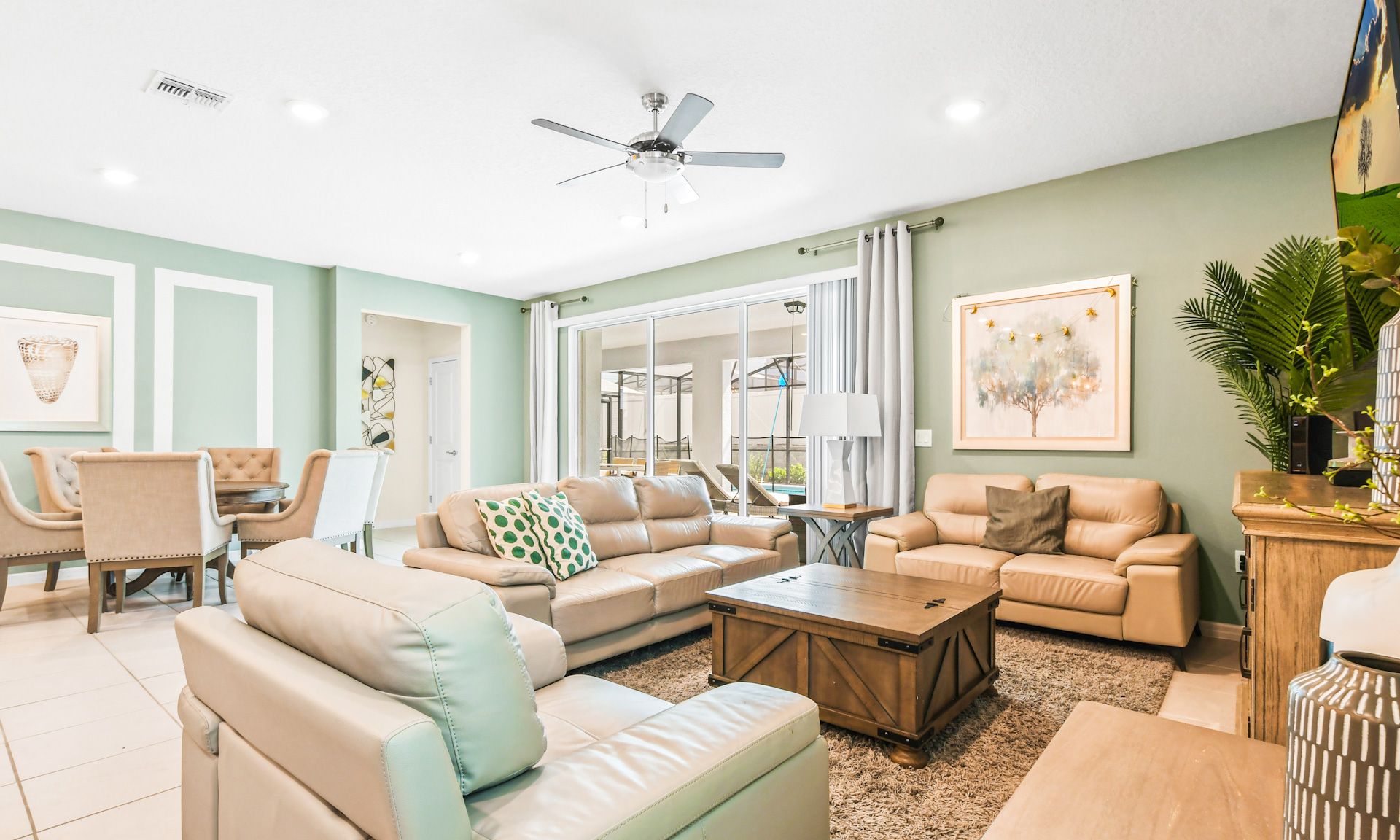 Cozy & spacious space to relax and converse.