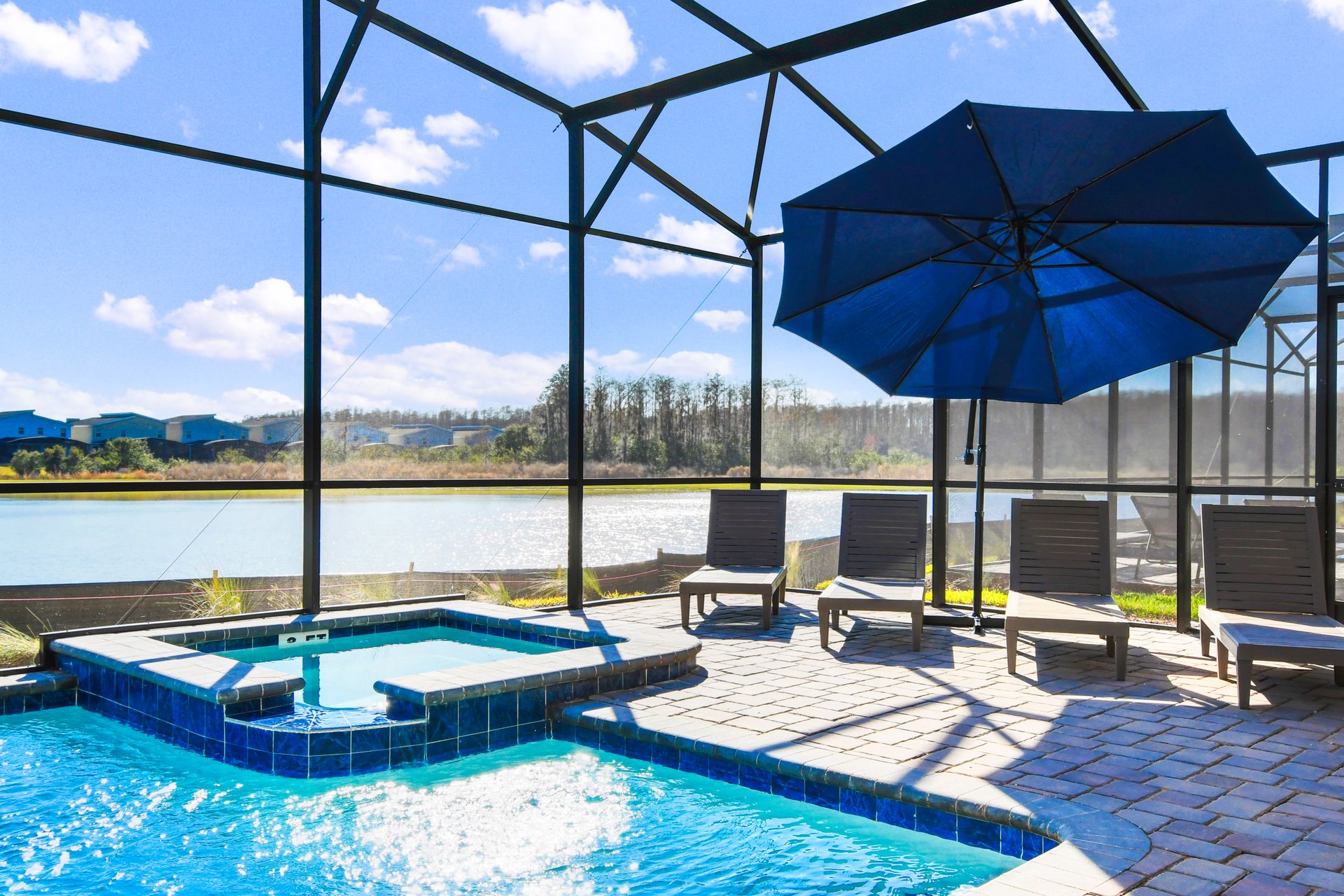 Enjoy the Florida sunshine in our private pool and jacuzzi, complete with child safety fence. Relax on the sun loungers or dine alfresco by poolside patio.