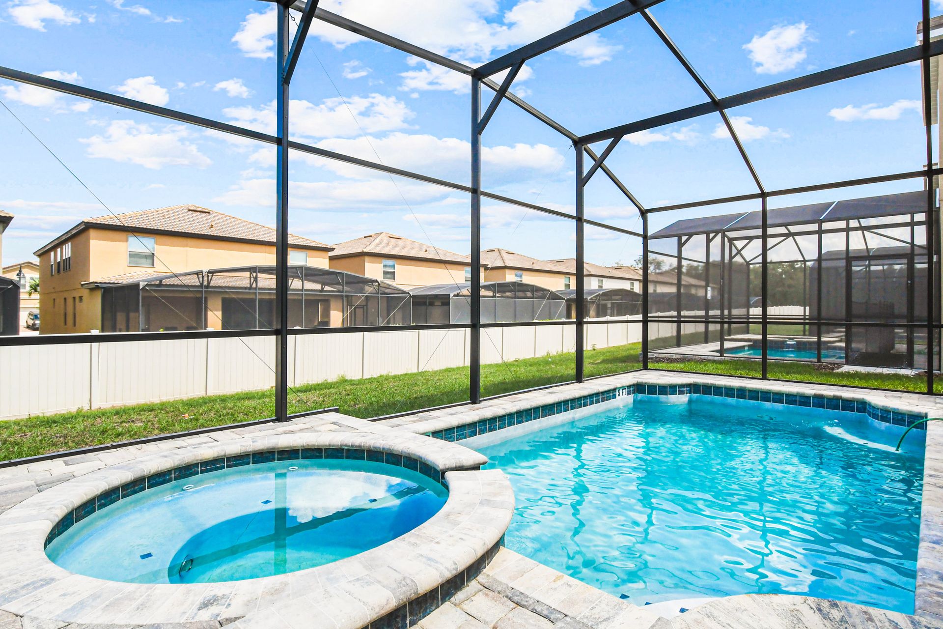 You'll have the screened in spa and pool all to yourself