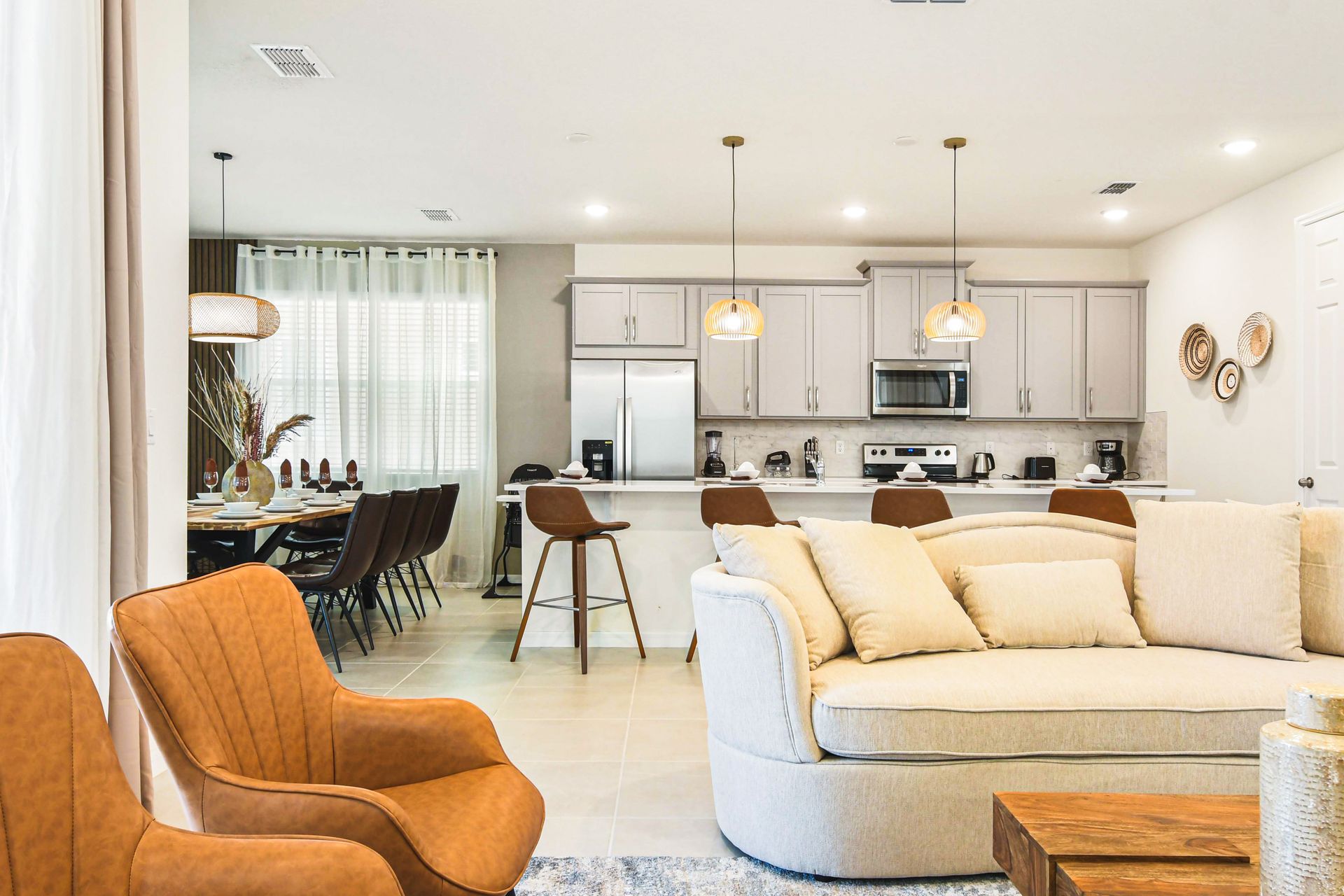 Elegant modern kitchen and dining area perfect for family meals and entertaining.