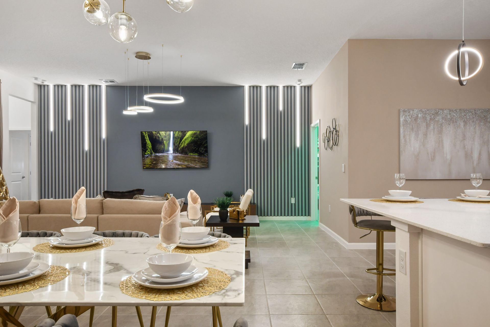 Enjoy meals in style with this bright and modern open kitchen and dining area. Fully equipped with everything you need for a family feast or a cozy dinner.