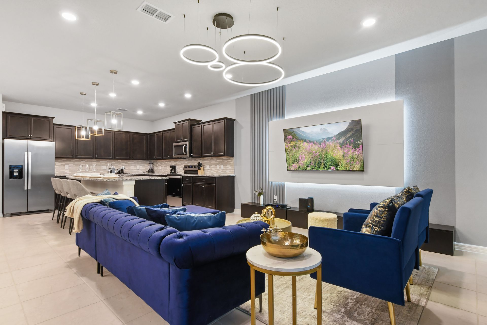 Spacious, chic open-layout home with contemporary kitchen, ideal for families.