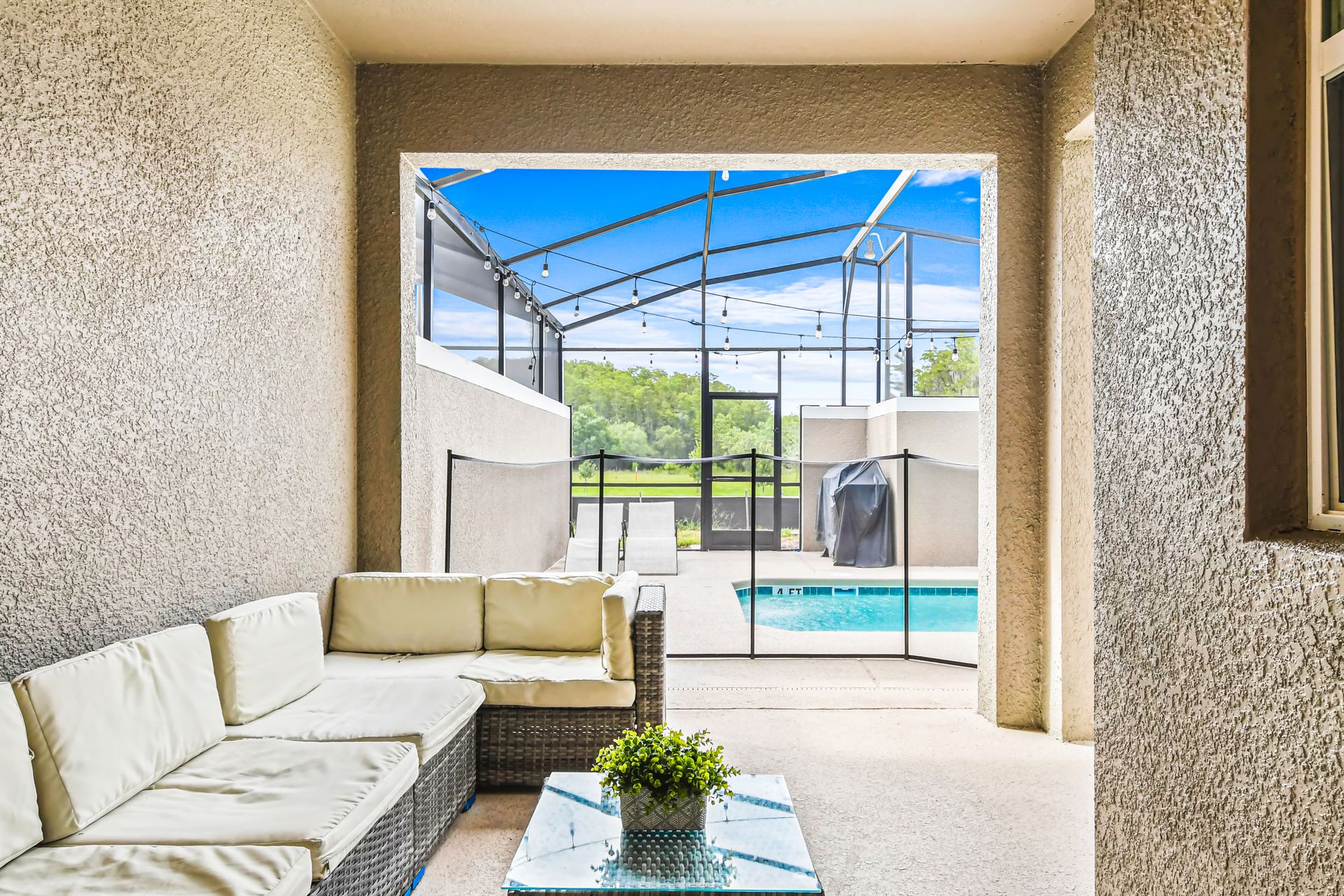 For a tranquil morning to unwind and shake off stress, our patio provides the ideal retreat. Enjoy the serenity and a beautiful view to start your day on a peaceful note.