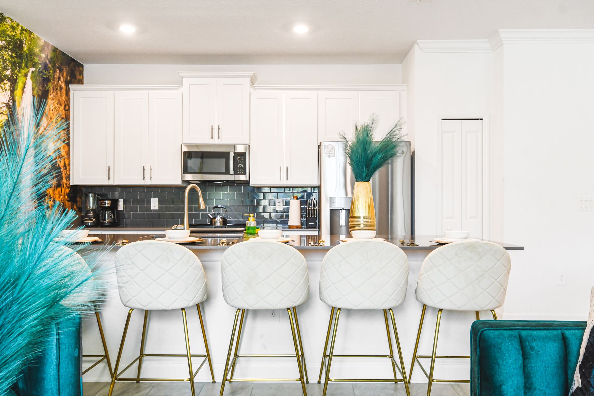 Luxurious and spacious fully equipped kitchen to make some home cooked meals.