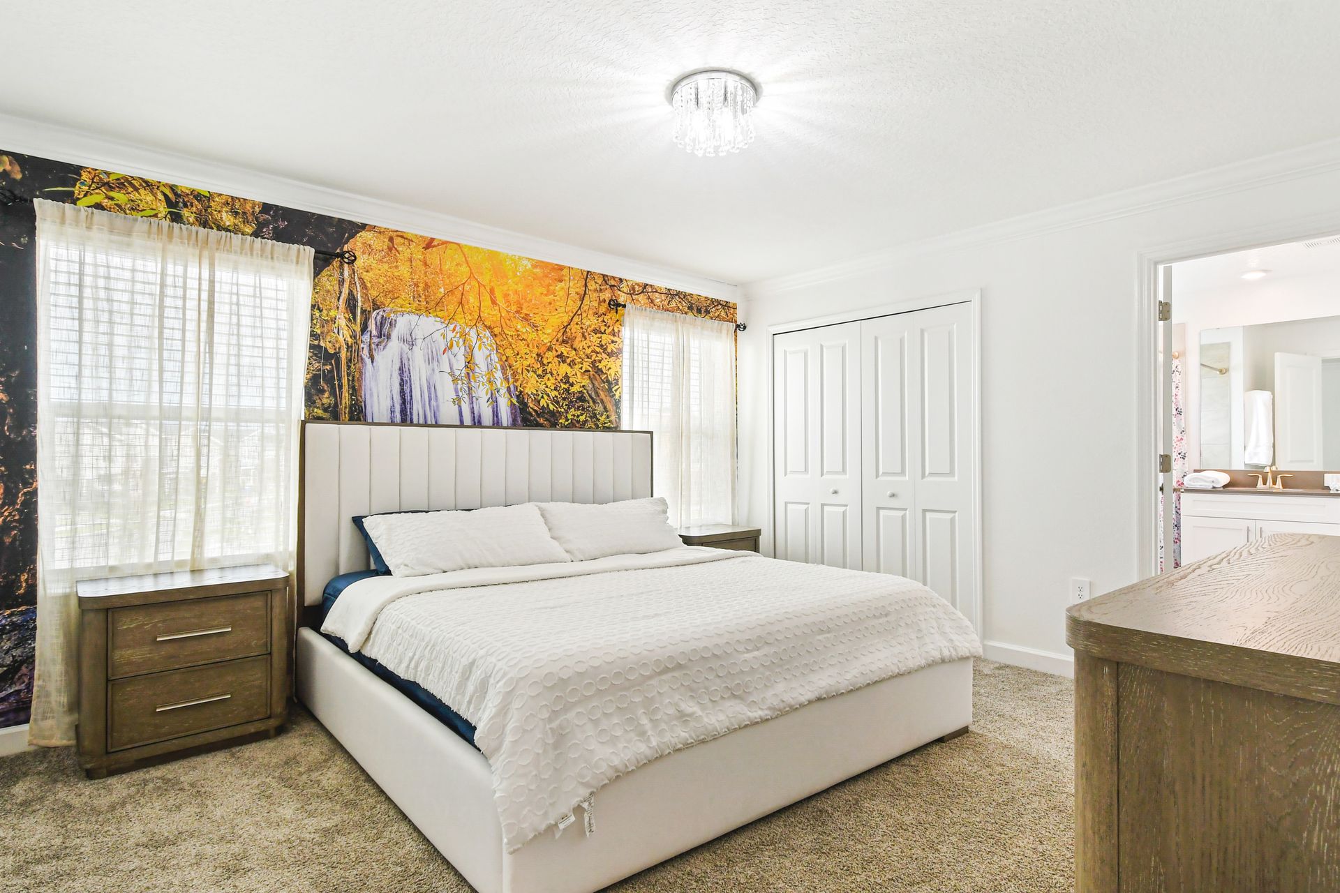 Sink into the snug embrace of a queen-sized bed for the ultimate in cozy comfort.