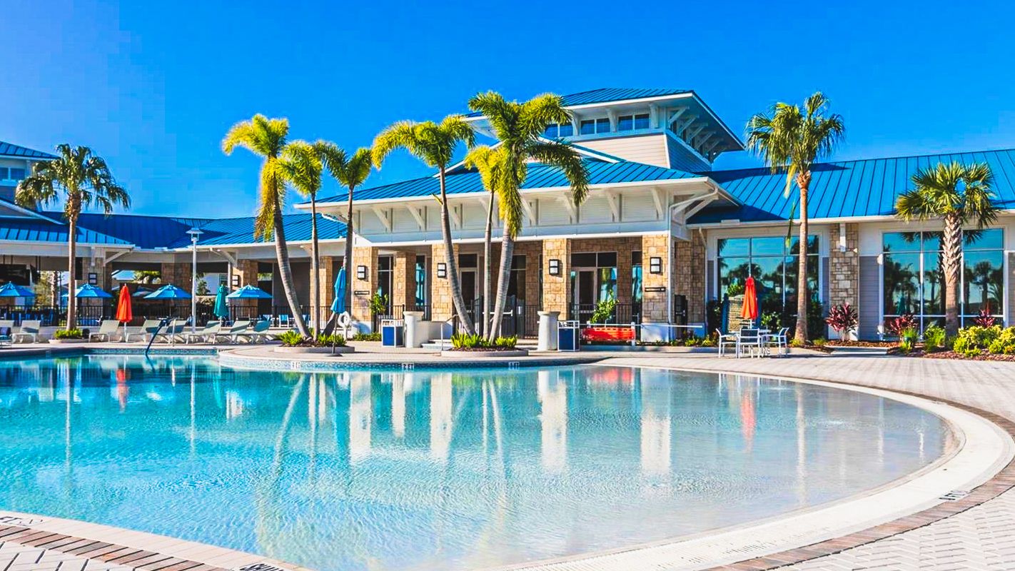 Refreshing Resort Pool: Enjoy a rejuvenating swim in the resort's inviting pool.