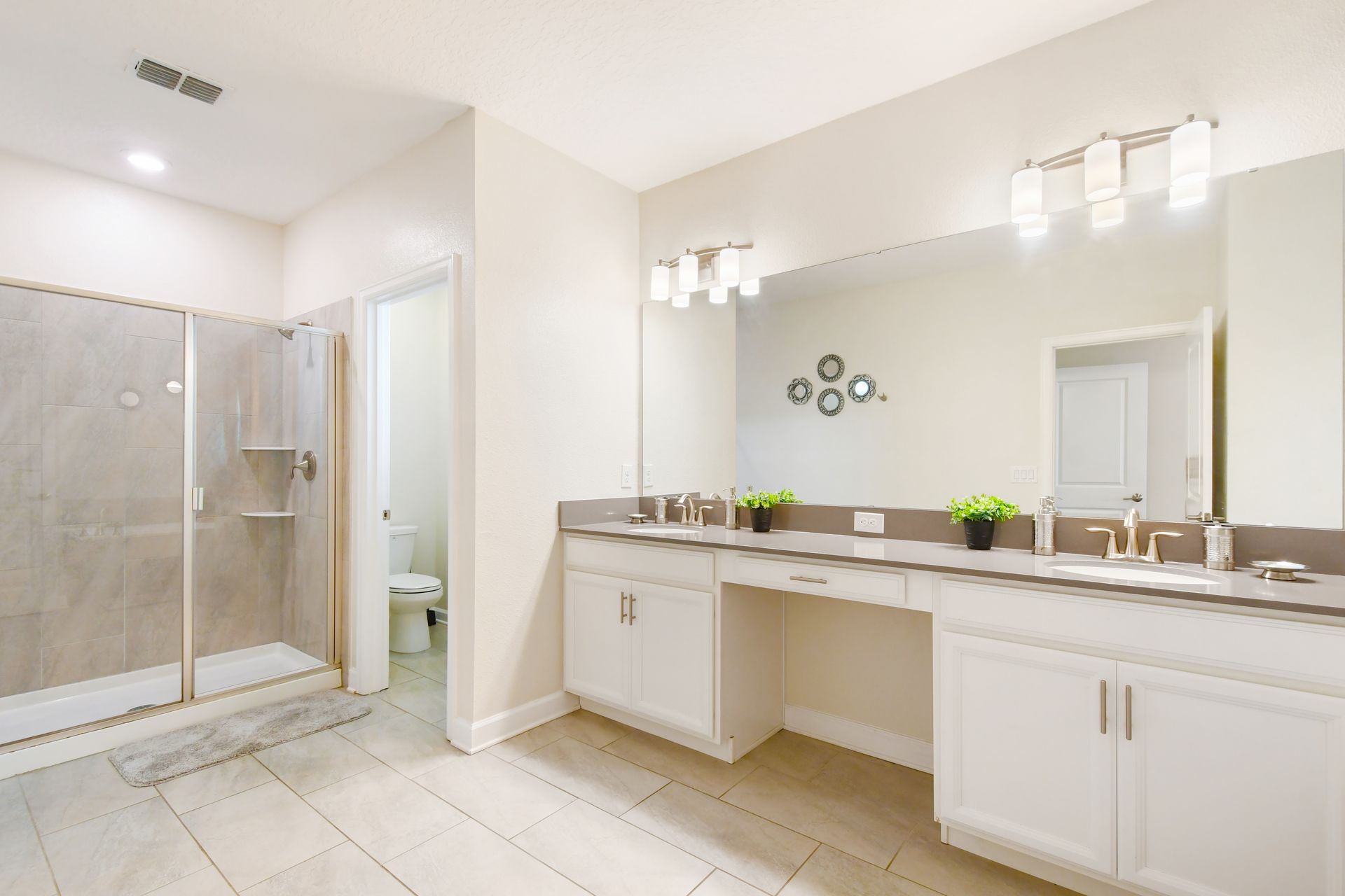 Indulge in luxury in our well-appointed bathroom, providing you with all the amenities you need for a comfortable stay.