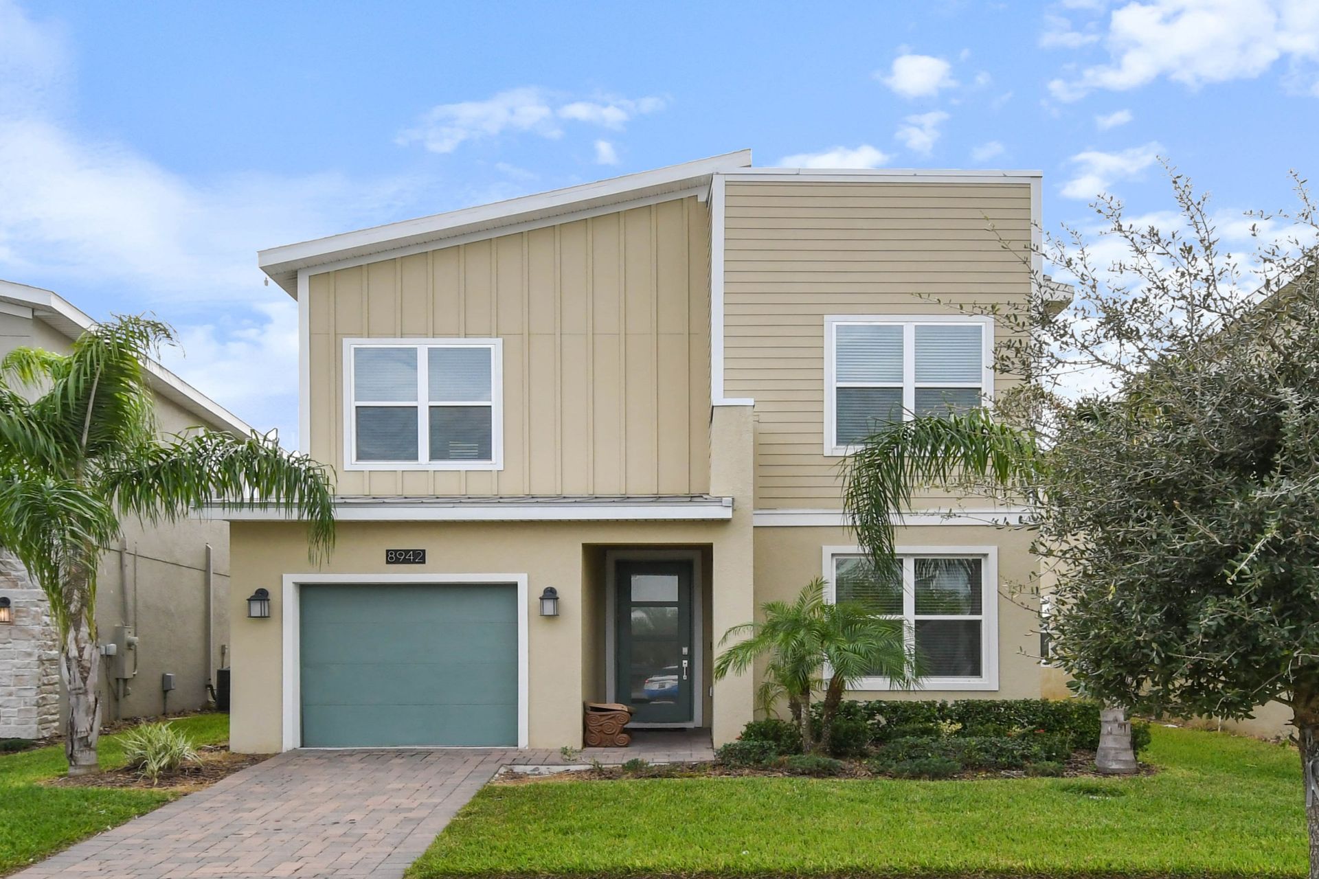 Discover the beauty of our picturesque house, providing you with a relaxing and enjoyable stay.