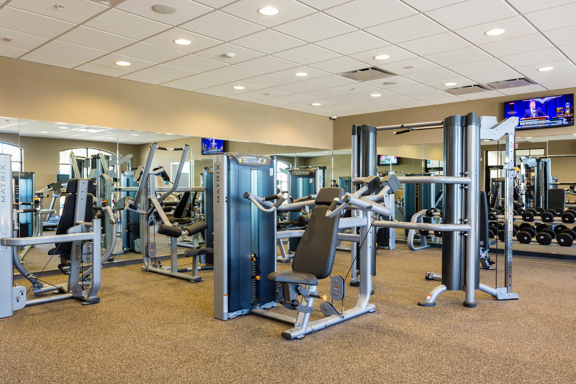 Stay fit in the fully equipped fitness center with modern machines