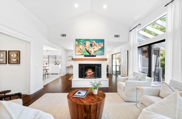 22 Hollyberry Lane: Sea Pines Photo