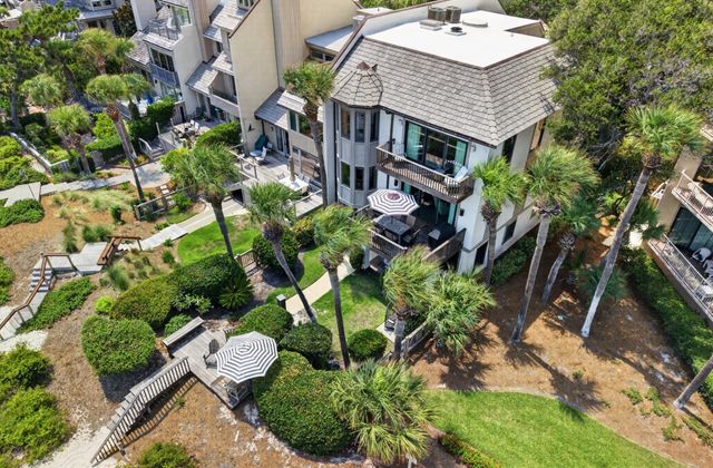 29 Turtle Lane Club: Sea Pines Photo