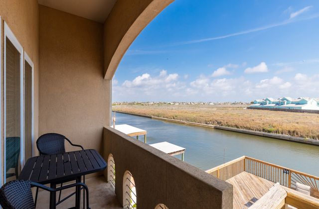 Winter Rental Bait a Line and Wine TEP205K