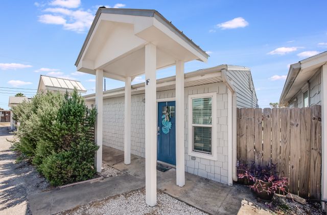 Winter Rental Mermaid's Cottage SS523F