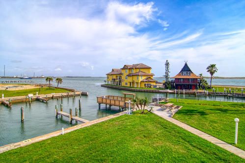 Winter Rental Bay Tree C1516