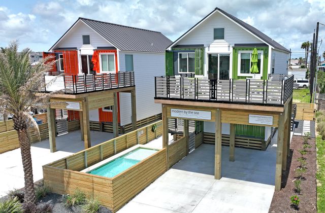 Winter Rental Modern by the Sea Green ES1424