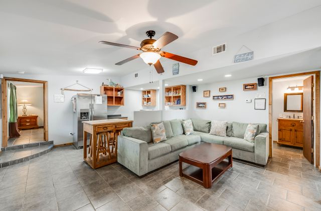 Winter Rental Blue Water Fisherman 614SP