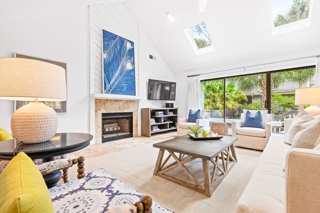 8 Laughing Gull: Sea Pines